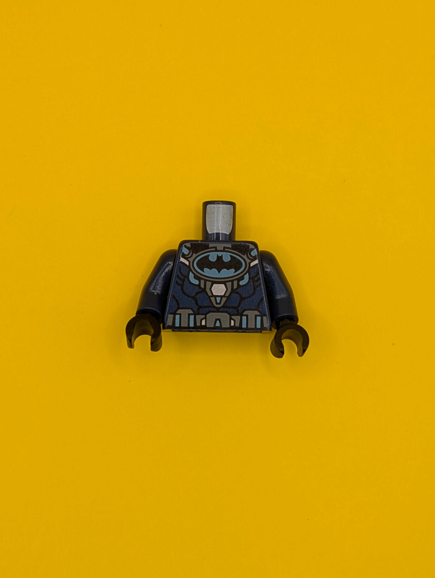 Torso Batman Logo in Medium Blue Oval with Body Armor and Dark Bluish Gray Belt Pattern / Dark Blue Arms / Black Hands 973pb1647c01 Lego