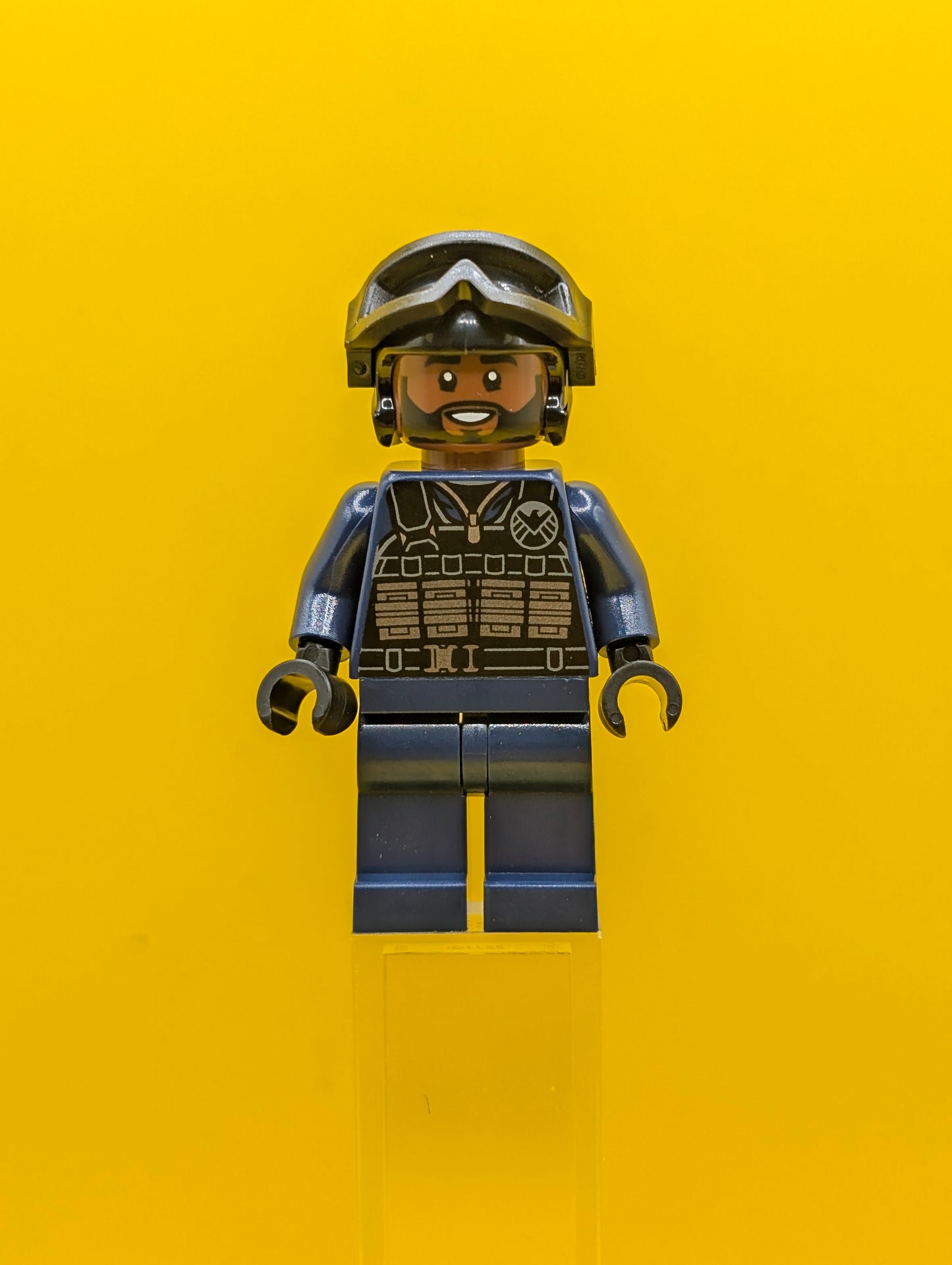 SHIELD Agent sh0918 Male, Tactical Vest, Black Goggles, Reddish Brown Head Marvel Lego Minifigure