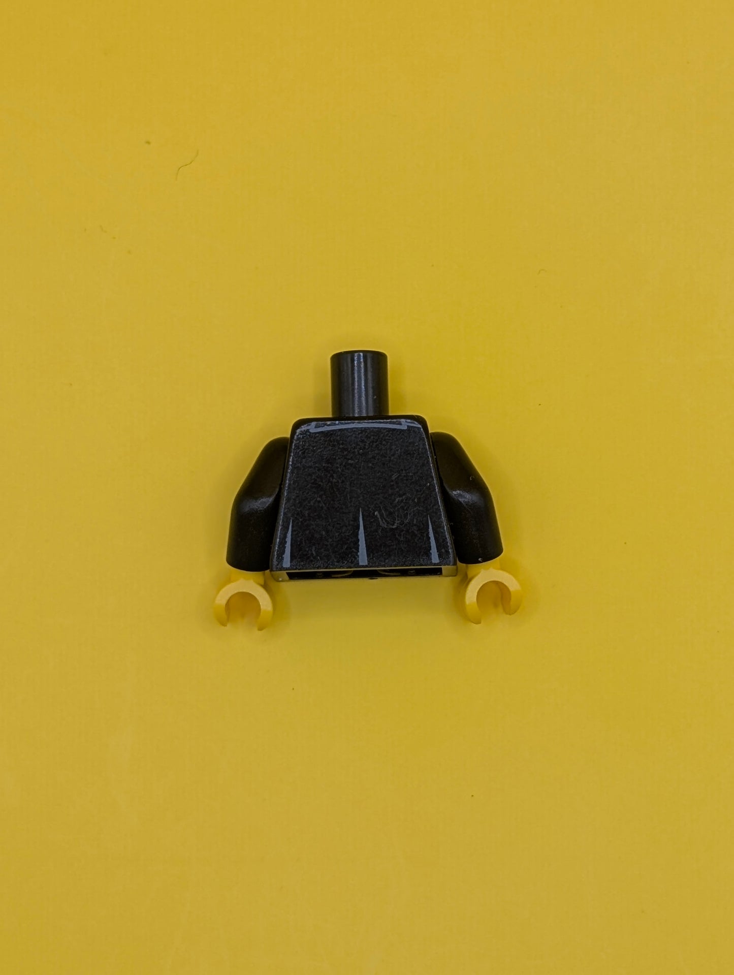 Torso Suit Jacket with White Shirt and Tie Rumpled, Ultra Agents ID Badge Pattern / Black Arms / Yellow Hands 973pb2012c01