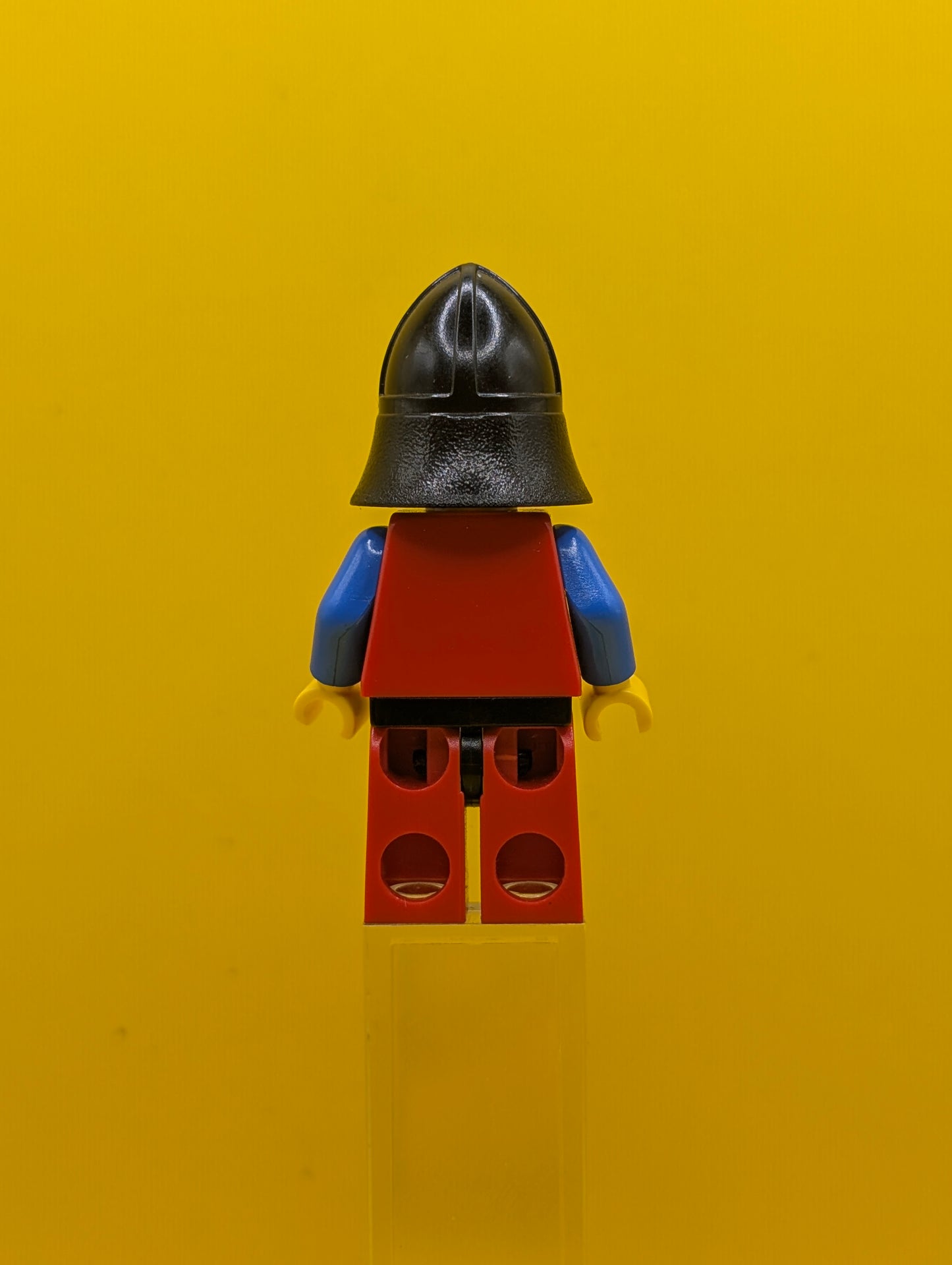 Crusader Lion cas120 Red Legs with Black Hips, Black Neck-Protector Castle Lego Minifigure