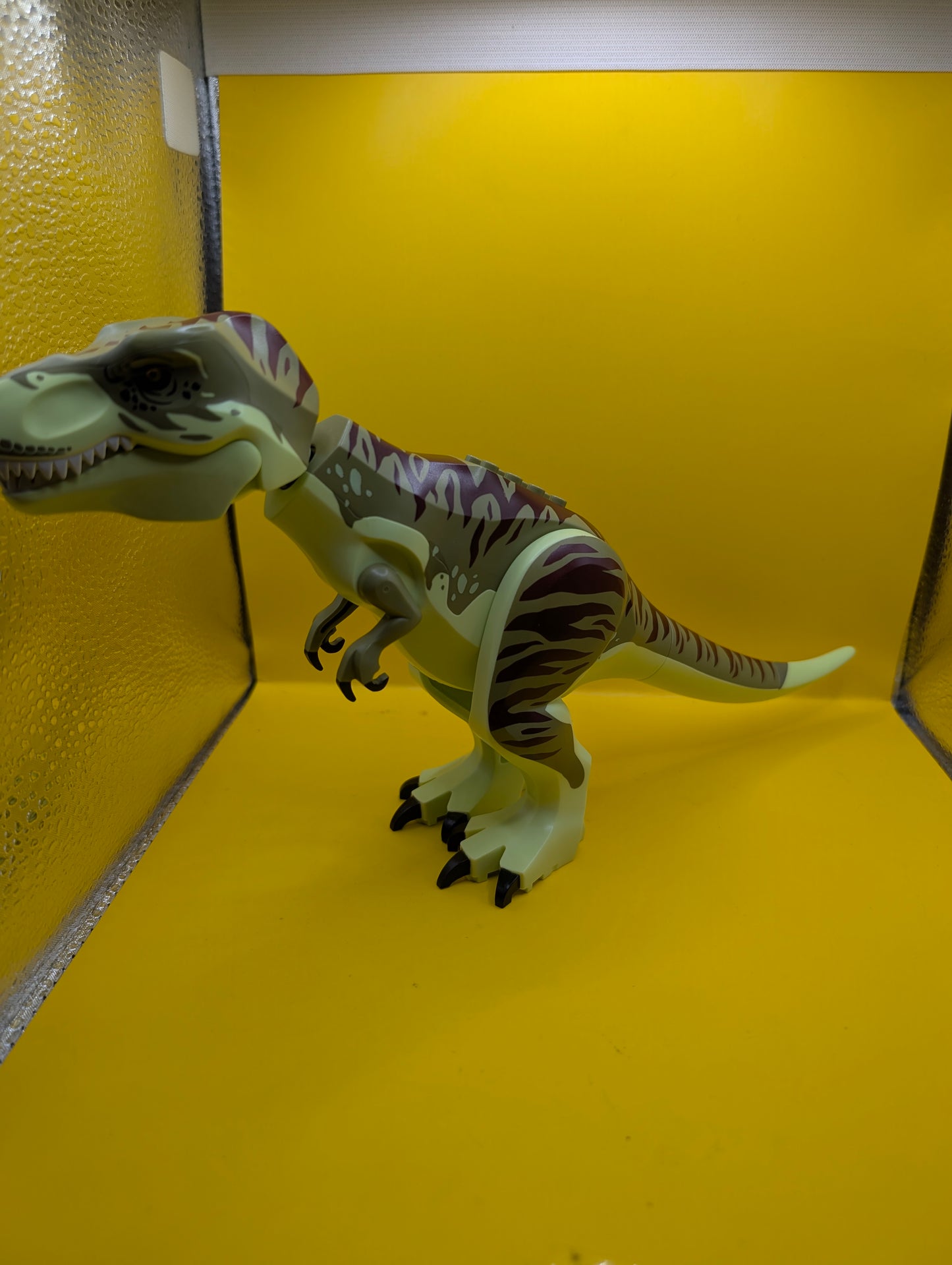 Dinosaur Tyrannosaurus trex09 rex with Olive Green Back and Dark Red Markings Jurassic Lego Minifigure