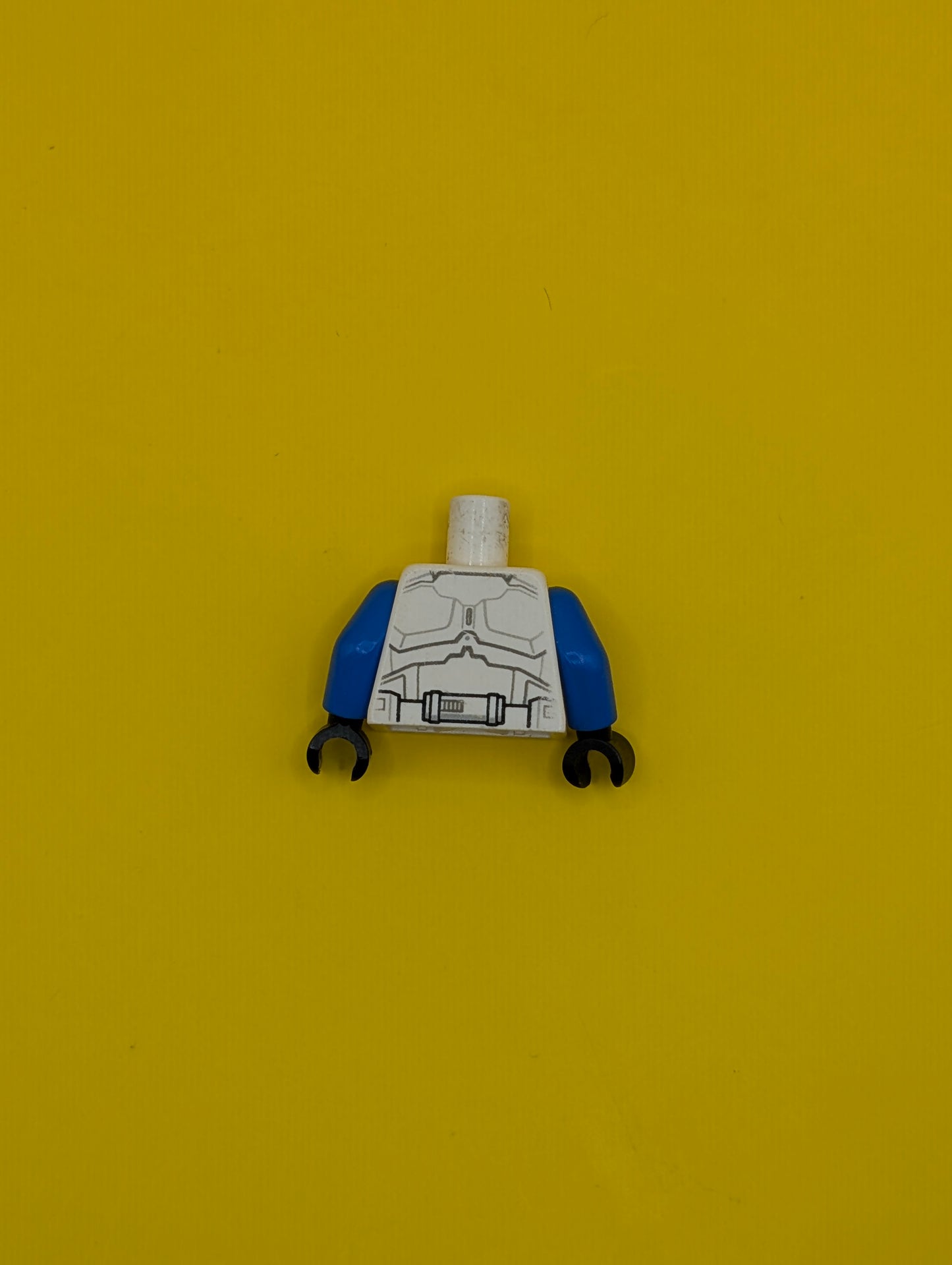 973pb1467c01 Torso SW Armor Special Forces Commander with Small Blue Triangles Pattern / Blue Arms / Black Hands Lego Part