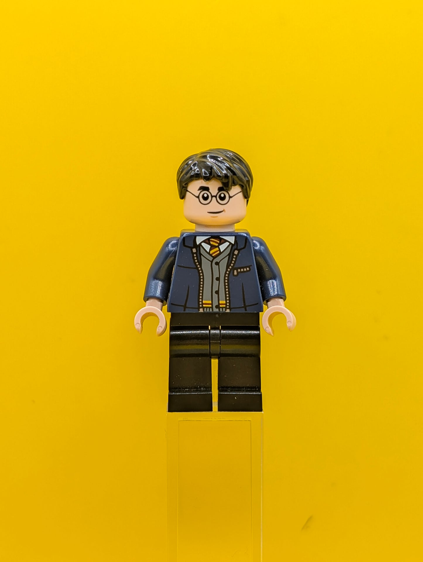 Harry Potter hp346 Dark Blue Open Jacket over Gryffindor Cardigan Sweater, Black Legs Harry Potter Lego Minifigure