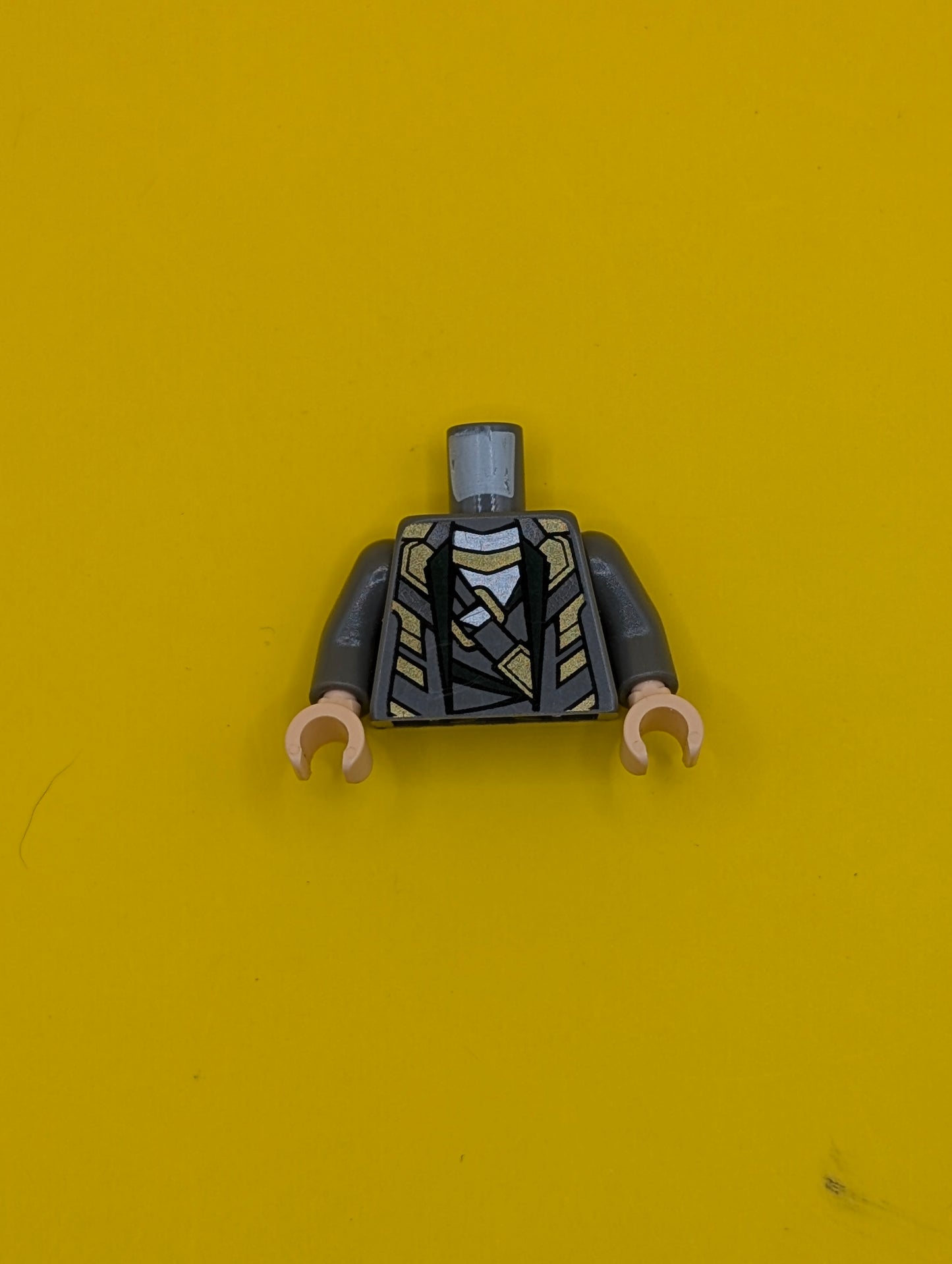 Torso Suit with Dark Green Lapels, Silver and Gold Highlights Pattern / Dark Bluish Gray Arms / Light Nougat Hands 973pb1103c01 Lego