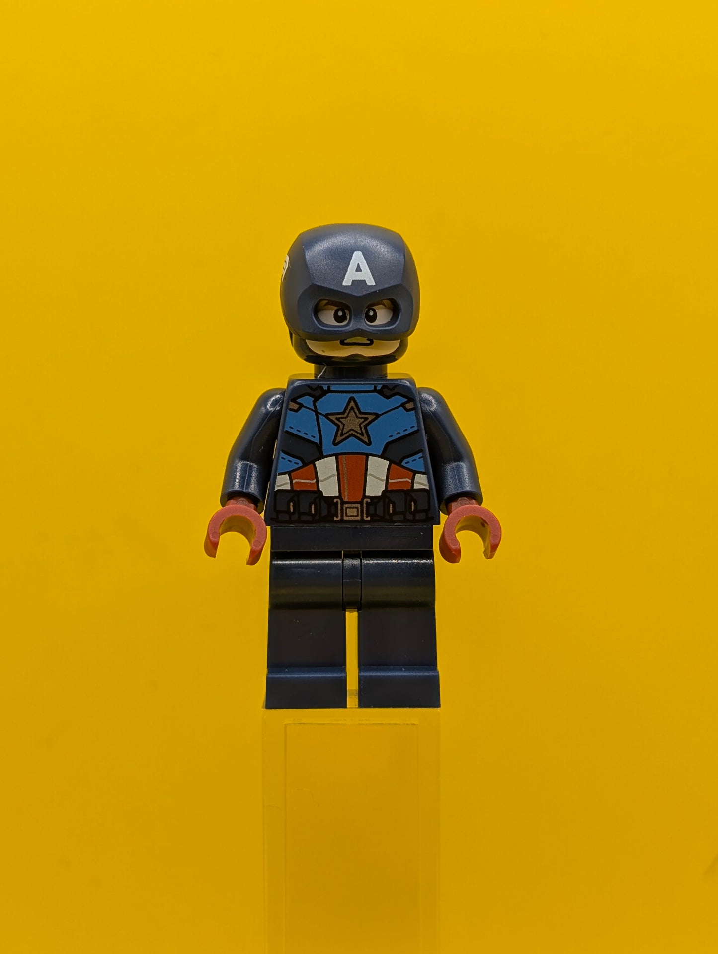 Captain America sh0852 Dark Blue Suit, Dark Red Hands, Helmet Marvel Lego Set