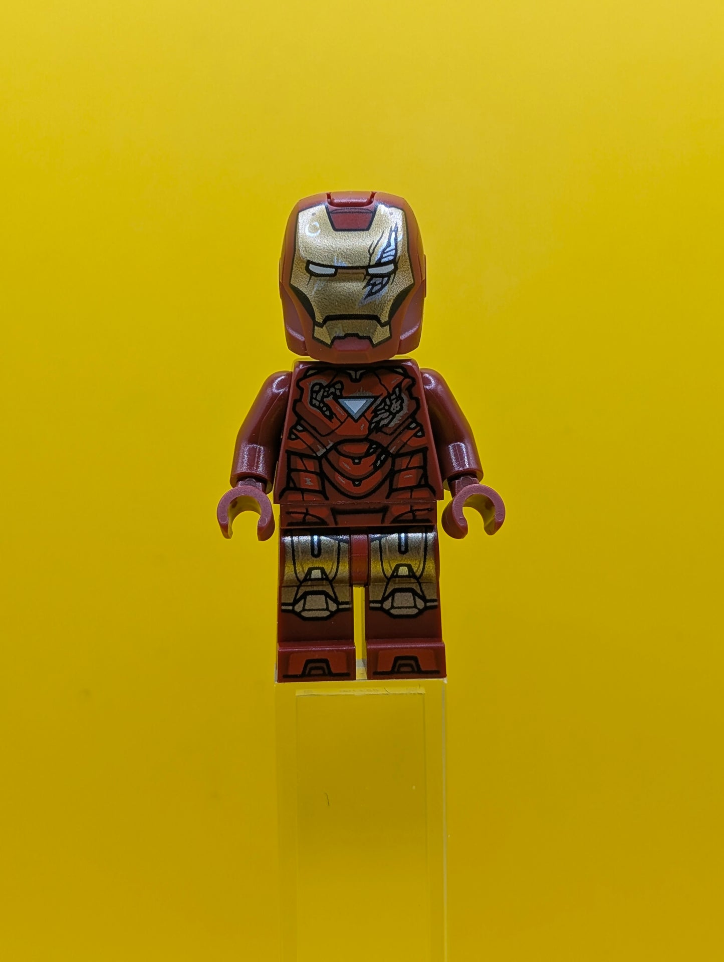 Iron Man sh0923 Mark 6 Armor, Large Helmet Visor, Battle Damage Marvel Lego Minifigure