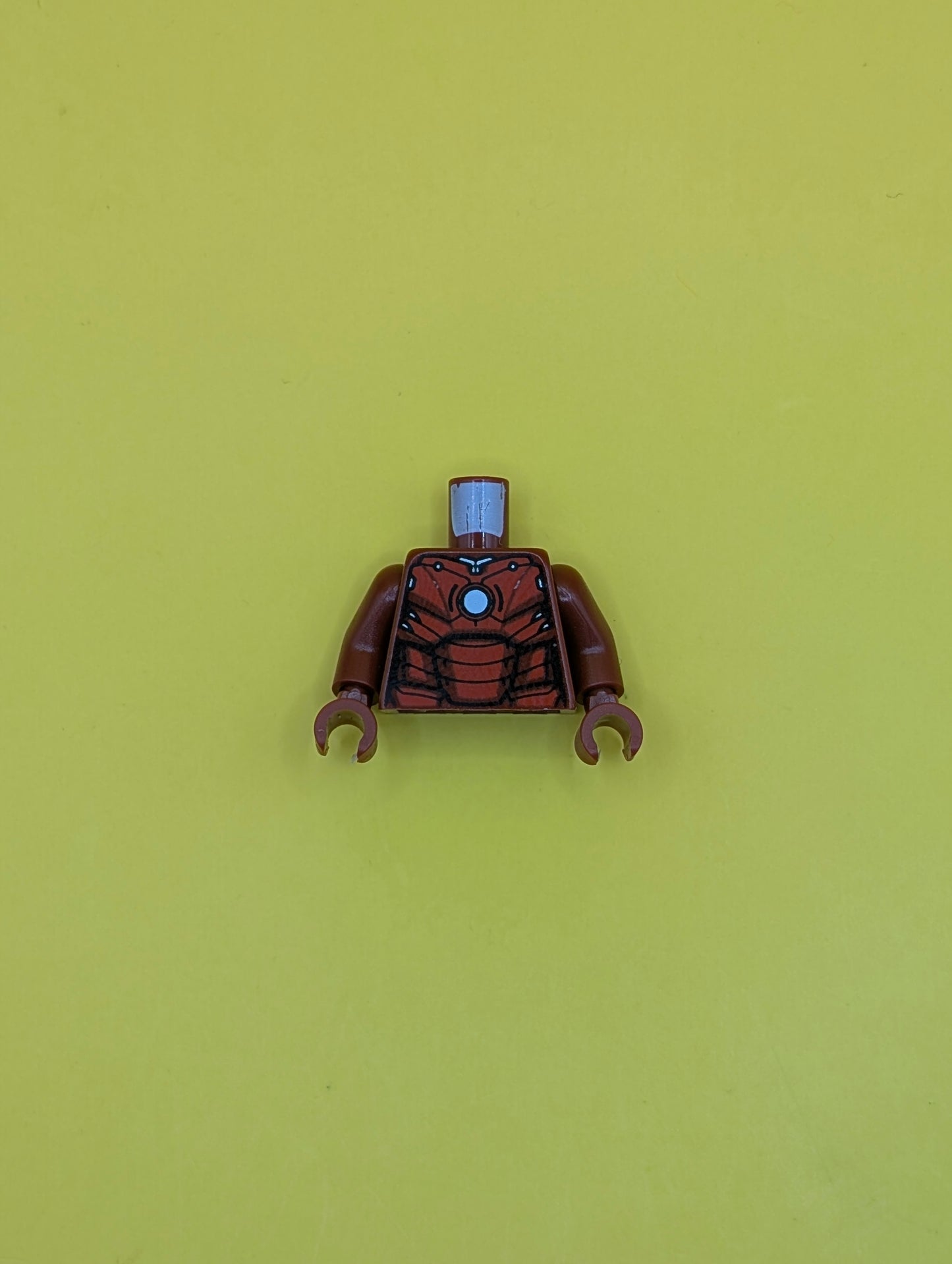 973pb4389c01 Torso Armor with White Circle Arc Reactor, Red Panels, Gold Trim on Back Pattern (Iron Man Mark 3) / Dark Red Arms / Dark Red Hands Lego Part