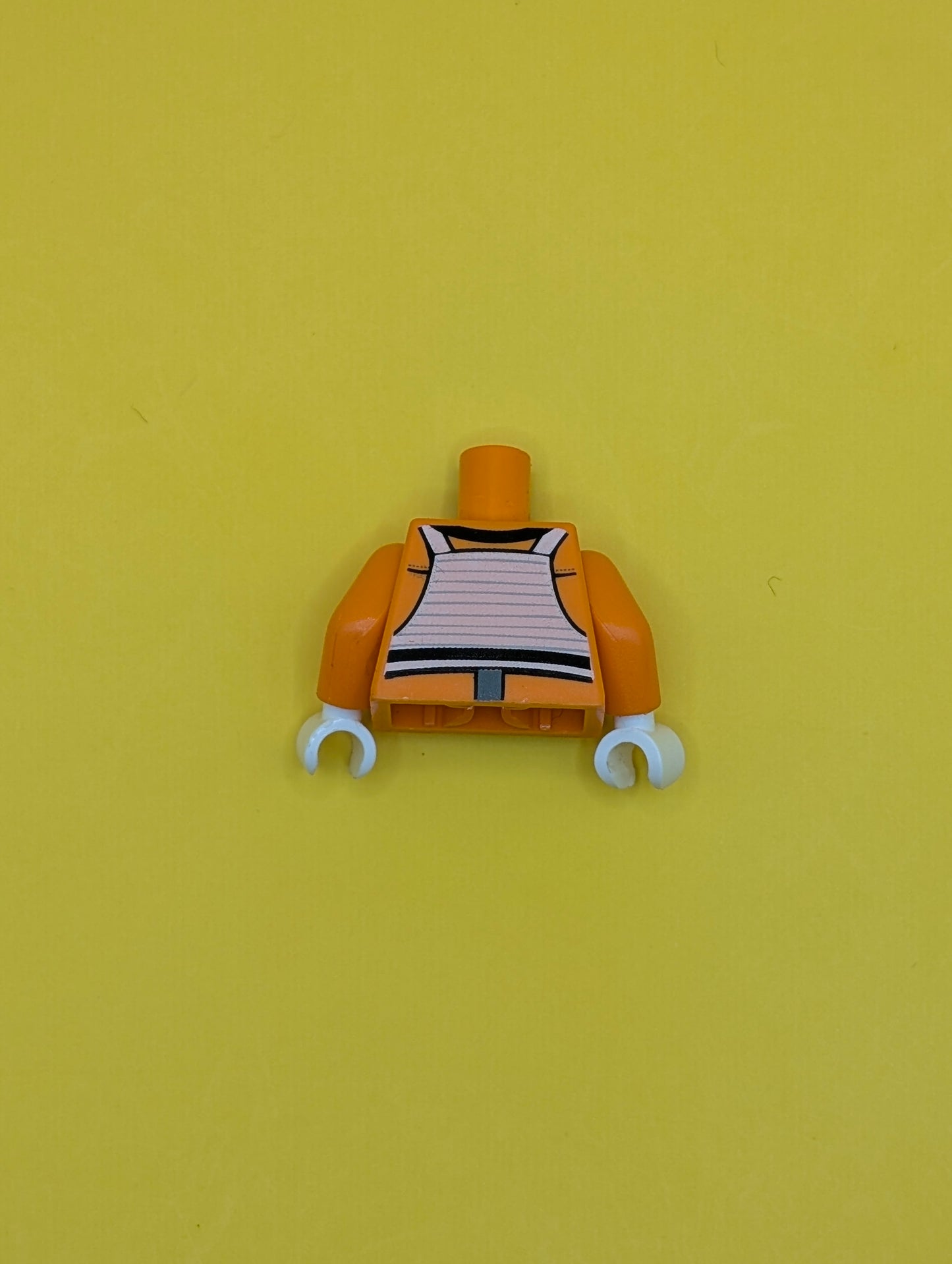Torso SW Rebel Pilot with Black Belt with Buckle on Back Pattern / Orange Arms / White Hands 973pb1316c01 Lego