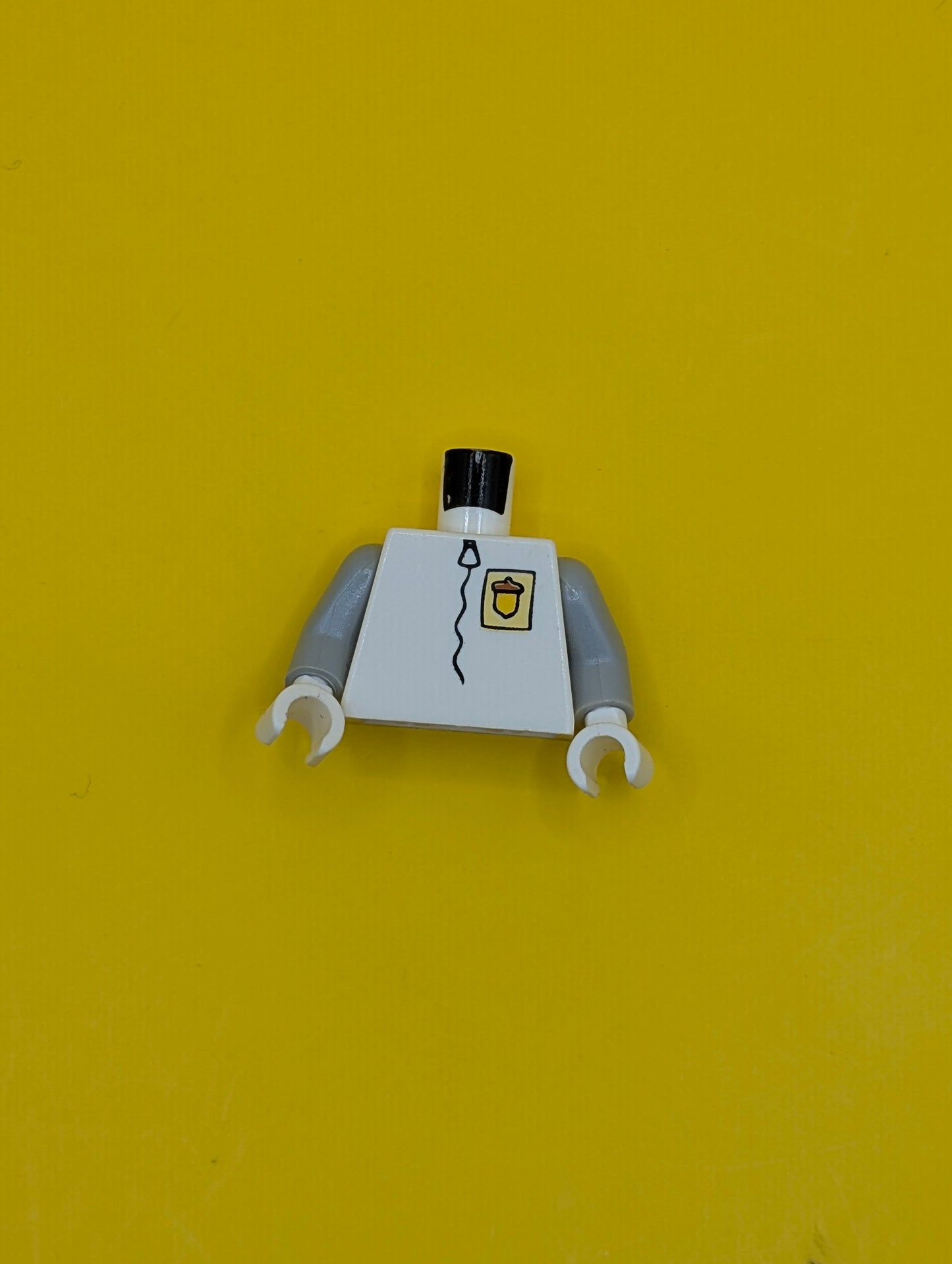 Torso SpongeBob with Yellow Acorn Badge Pattern / Light Bluish Gray Arms / White Hands 973pb0423c01 Lego
