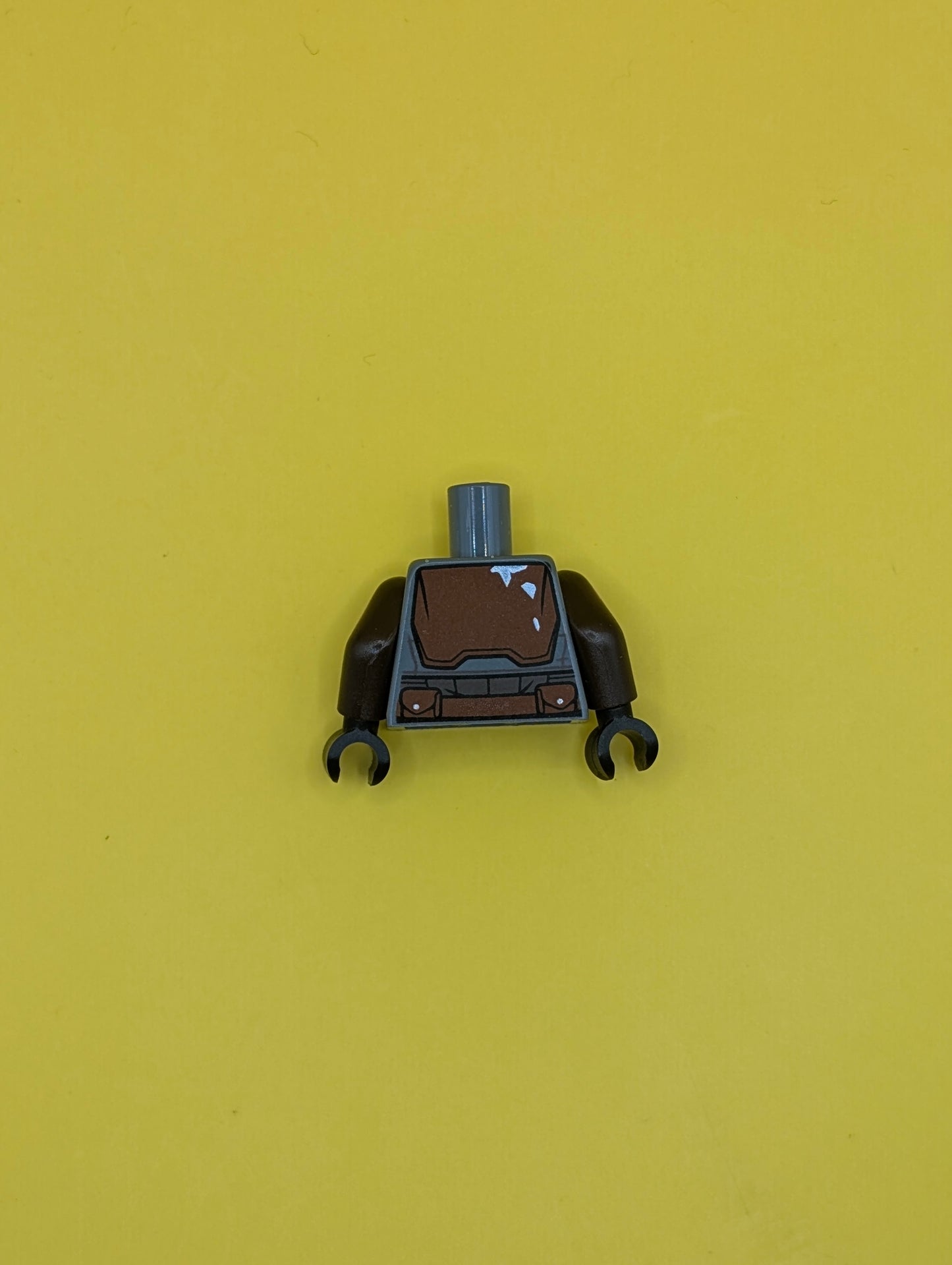 973pb3802c01 Torso SW Armor Reddish Brown Plates and Belt Pattern (Mandalorian) / Dark Brown Arms / Black Hands Lego Part