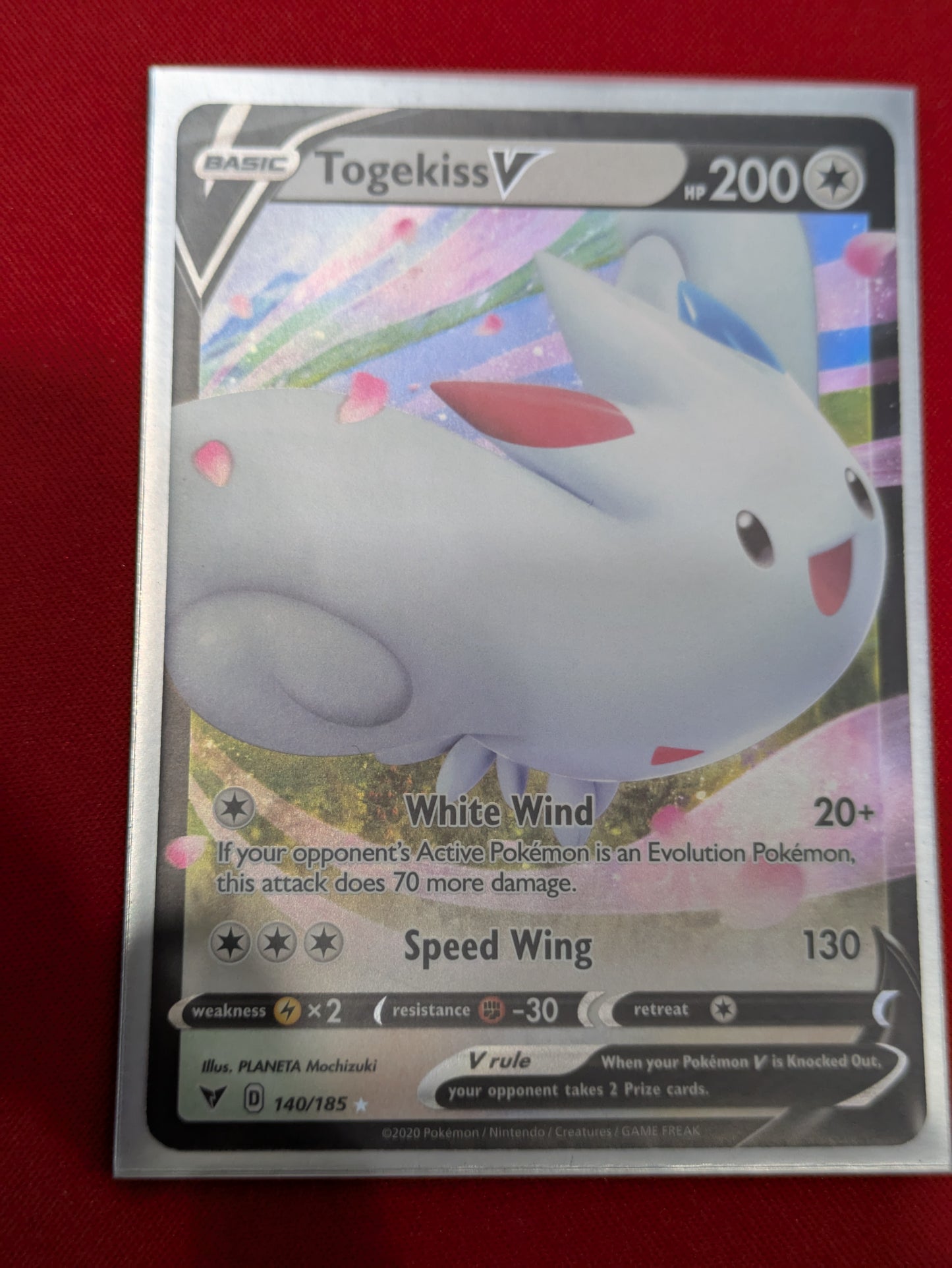 #140/185 Togekiss V SWSH04: Vivid Voltage