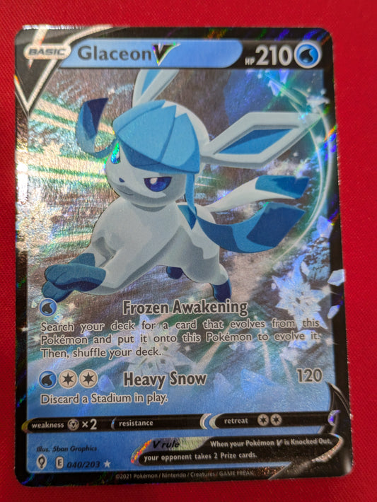 #040/203 Glaceon V SWSH07: Evolving Skies