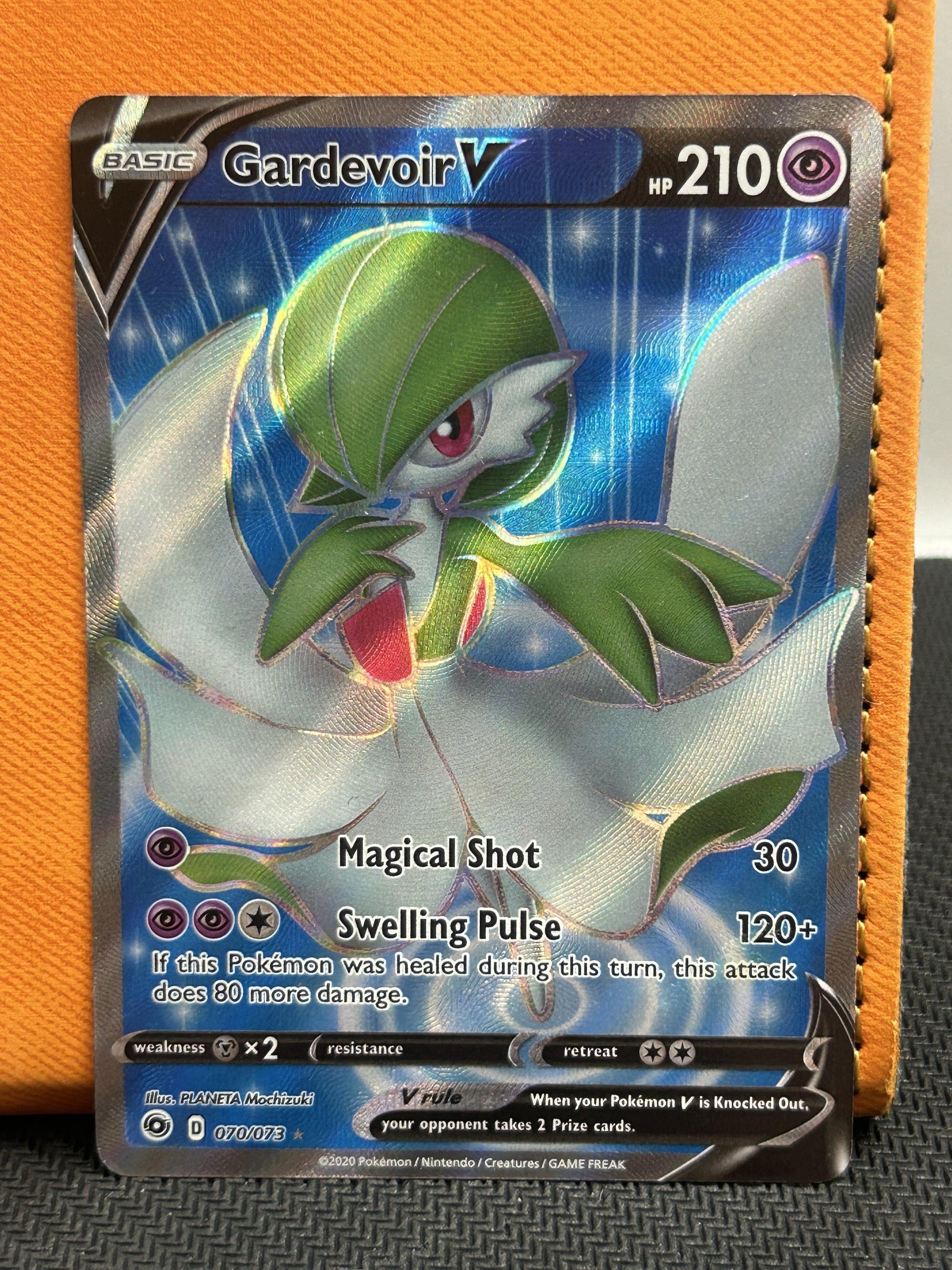 #70/73 Gardevoir V (Full Art) Champion's Path