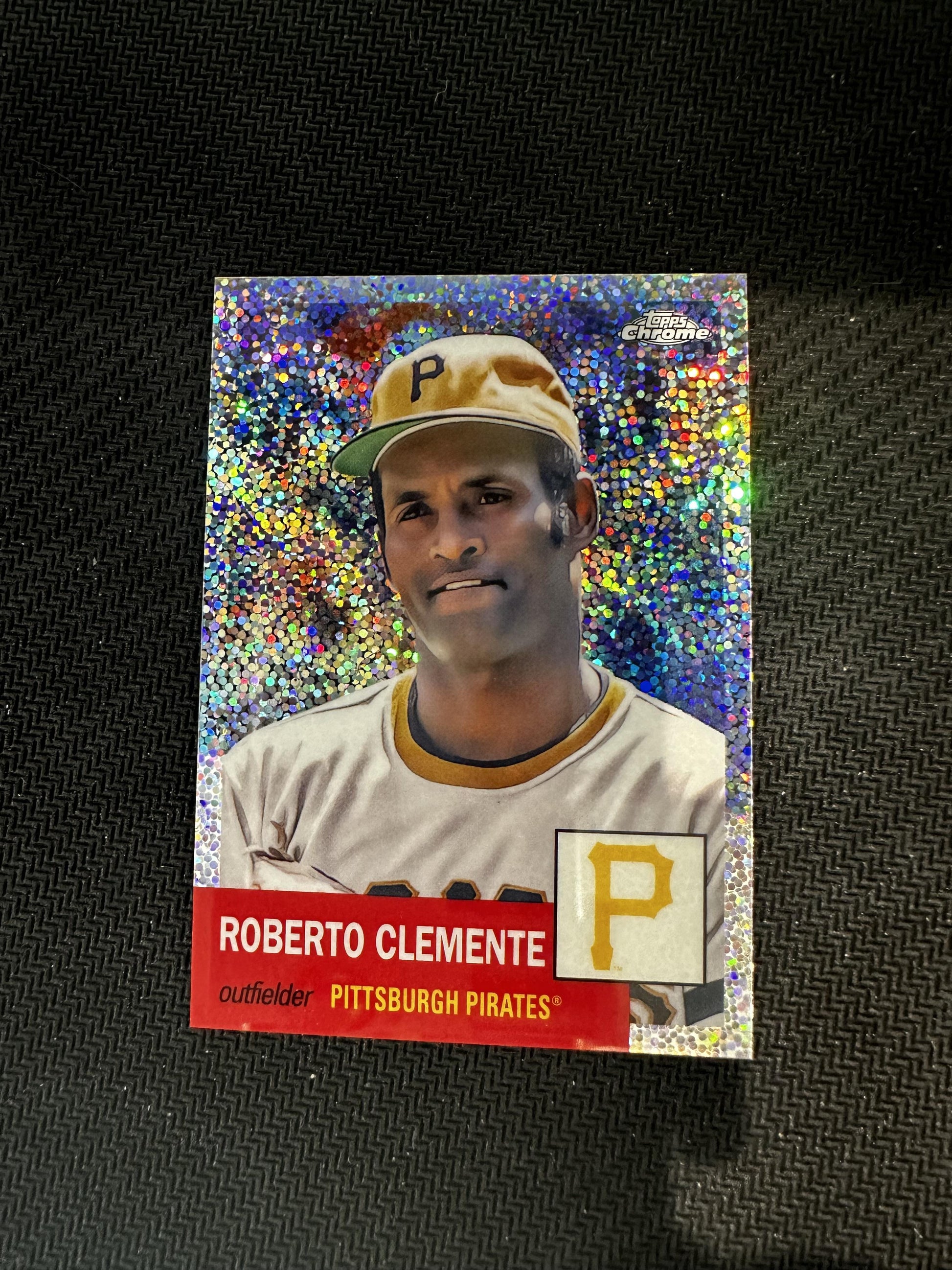 #21 Roberto Clemente 2022 Topps Chrome Pirates Black White Mini Diamond