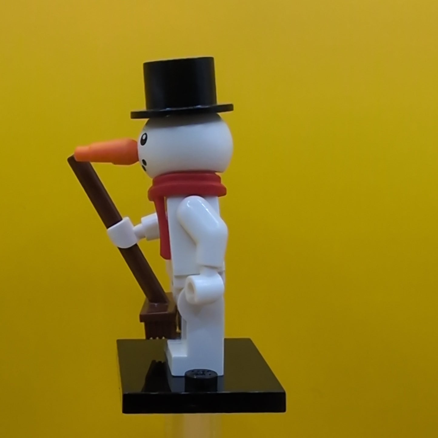 Snowman col23-3 Series 23 (complete Set with Stand and Accessories) CMF Minifigure Lego