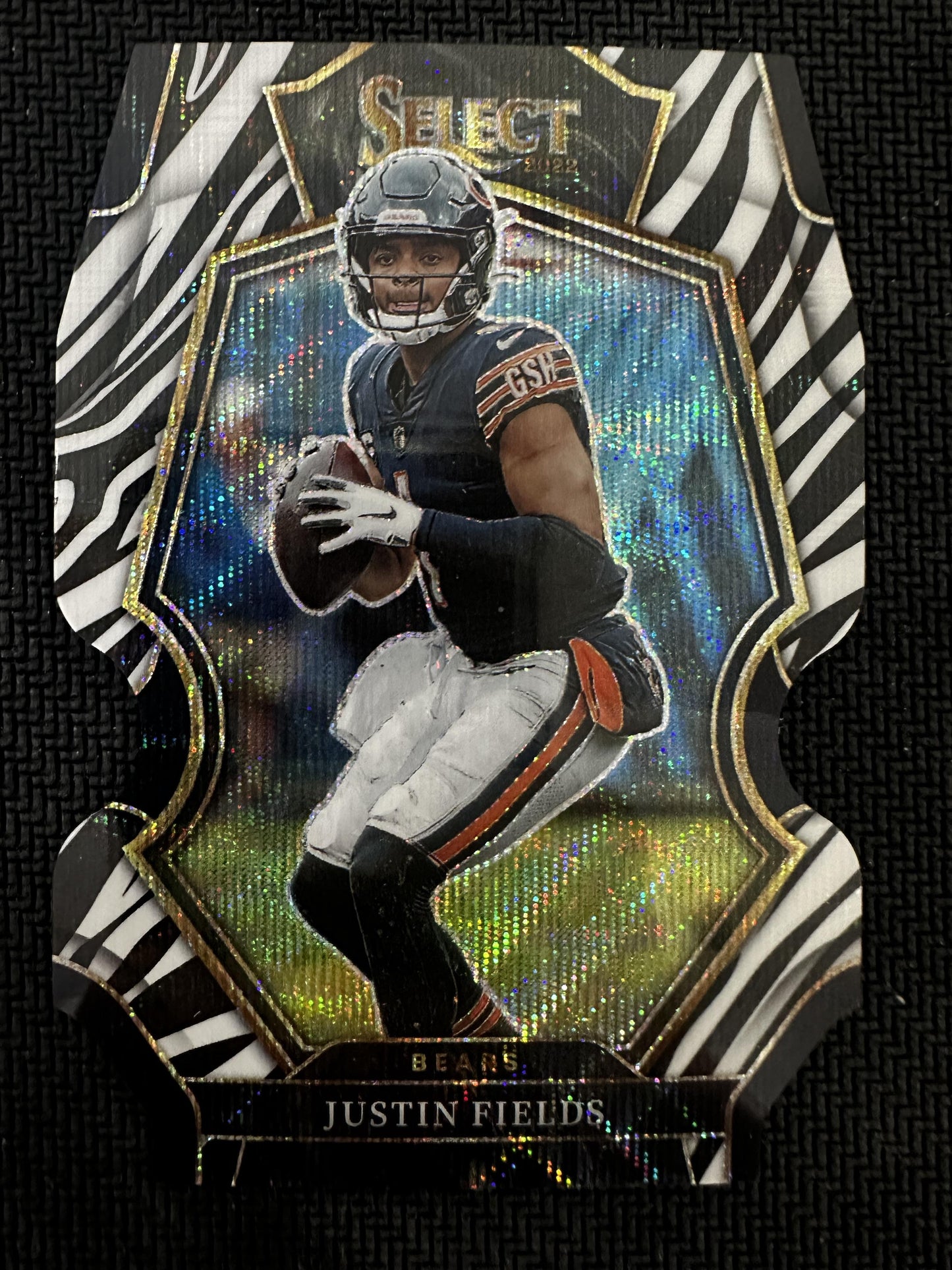 #117 Justin Fields 2022 Panini Select Chicago Bears sports Zebra Prizm Die Cut