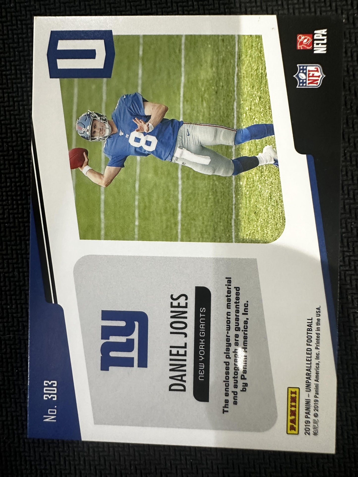 2019 Panini Unparalleled #303 Daniel Jones Rookie Jersey Autographs