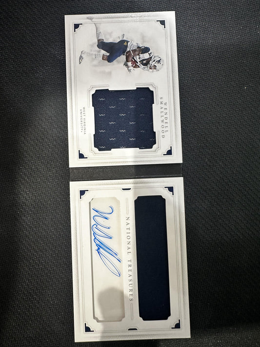#17 Wendell Smallwood 2016 Panini National Treasures Collegiate Auto /99 Booklet