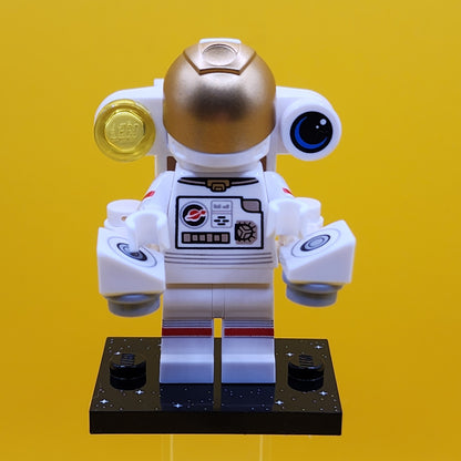 Spacewalking Astronaut, Series 26 (Complete Set, with stand and accessories) col26-1
