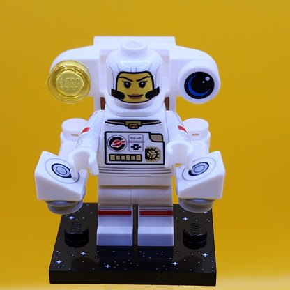 Spacewalking Astronaut, Series 26 (Complete Set, with stand and accessories) col26-1
