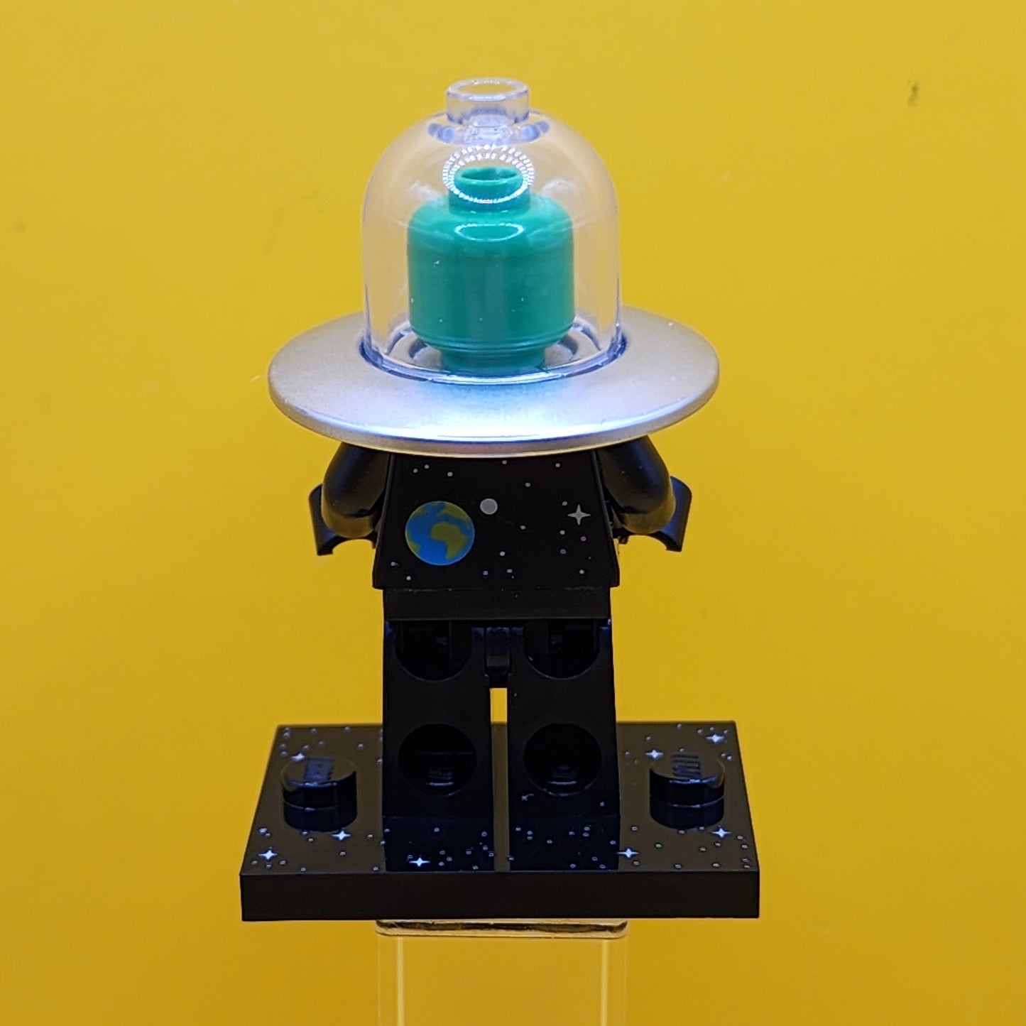 Flying Saucer Costume Fan Series 26 CMF Minifigure Lego (Complete Set, with stand and accessories) col26-7