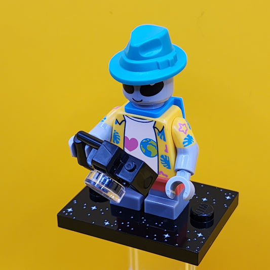 Alien Tourist Series 26 CMF Minifigure Lego (Complete Set, with stand and accessories) col26-3
