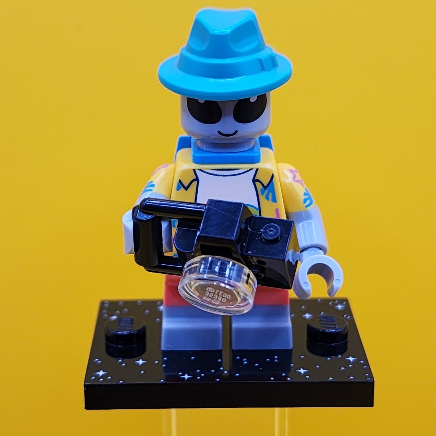 Alien Tourist Series 26 CMF Minifigure Lego (Complete Set, with stand and accessories) col26-3