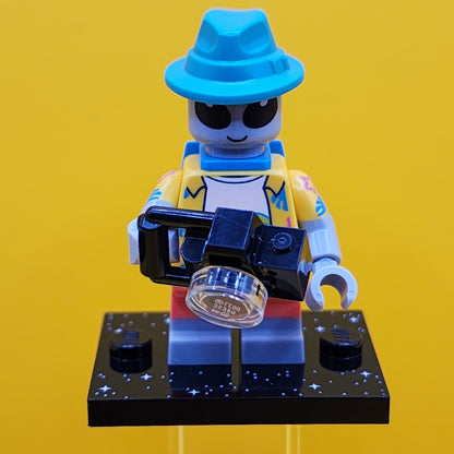 Alien Tourist Series 26 CMF Minifigure Lego (Complete Set, with stand and accessories) col26-3