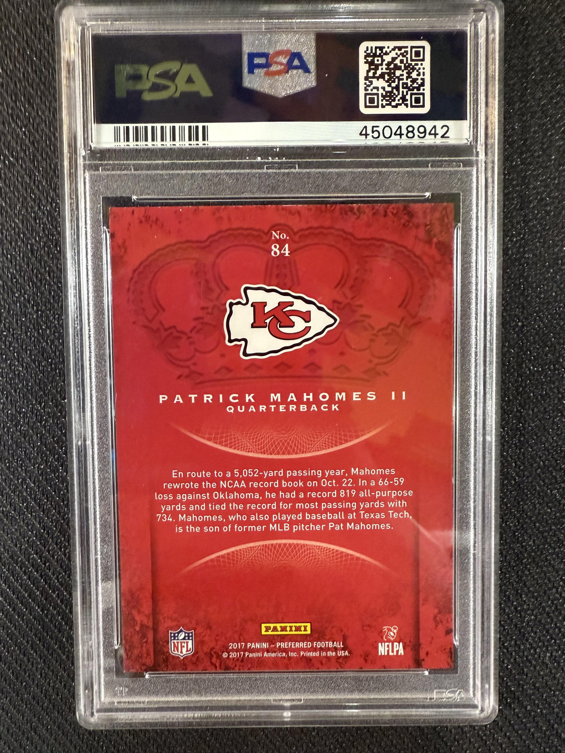 #84 Patrick Mahomes II 2017 Panini Crown Royale RC Rookie Kansas City Chiefs