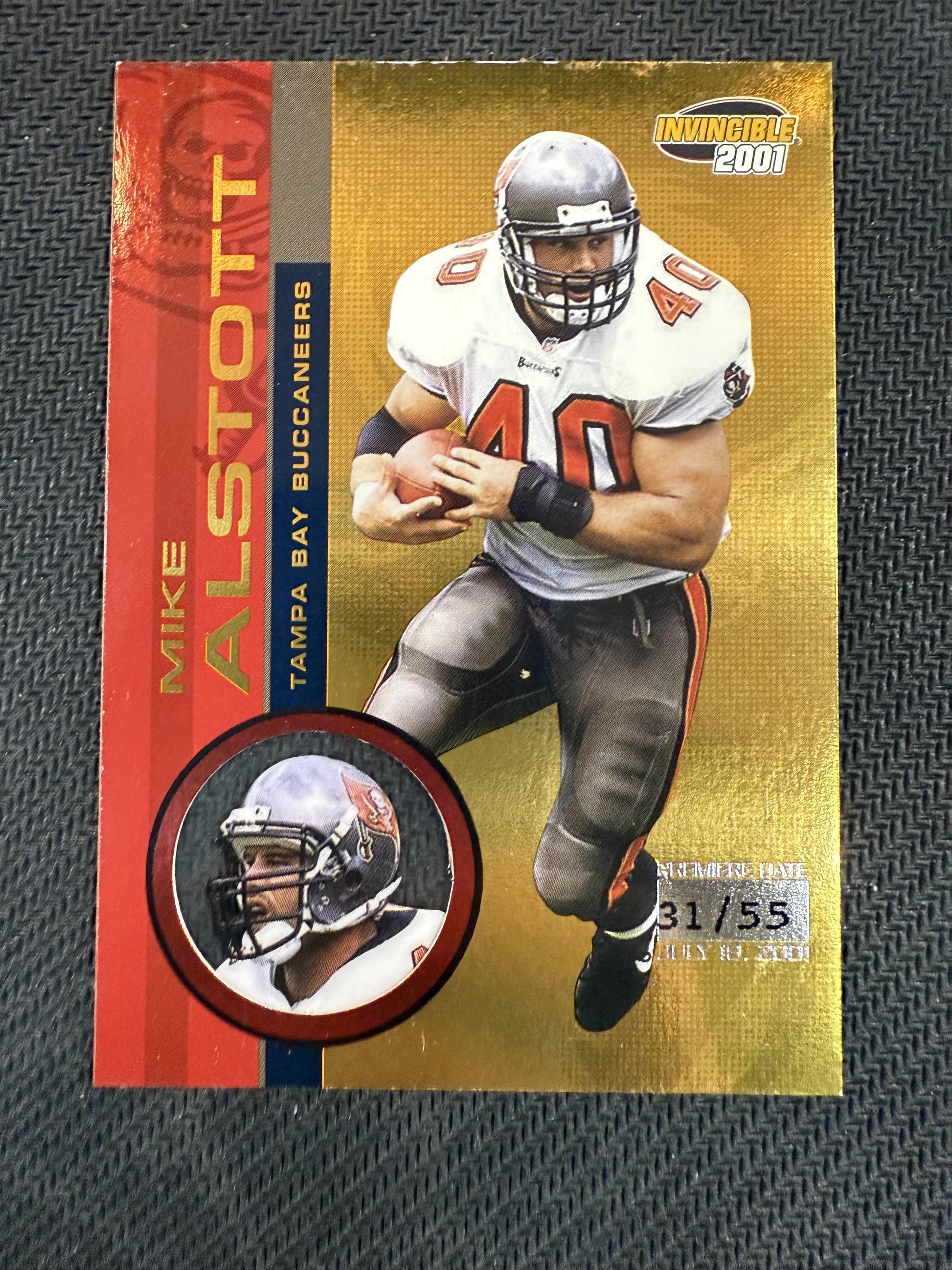 #230 Mike Alstott 2001 Pacific Invincible /55 Buccaneers Premiere