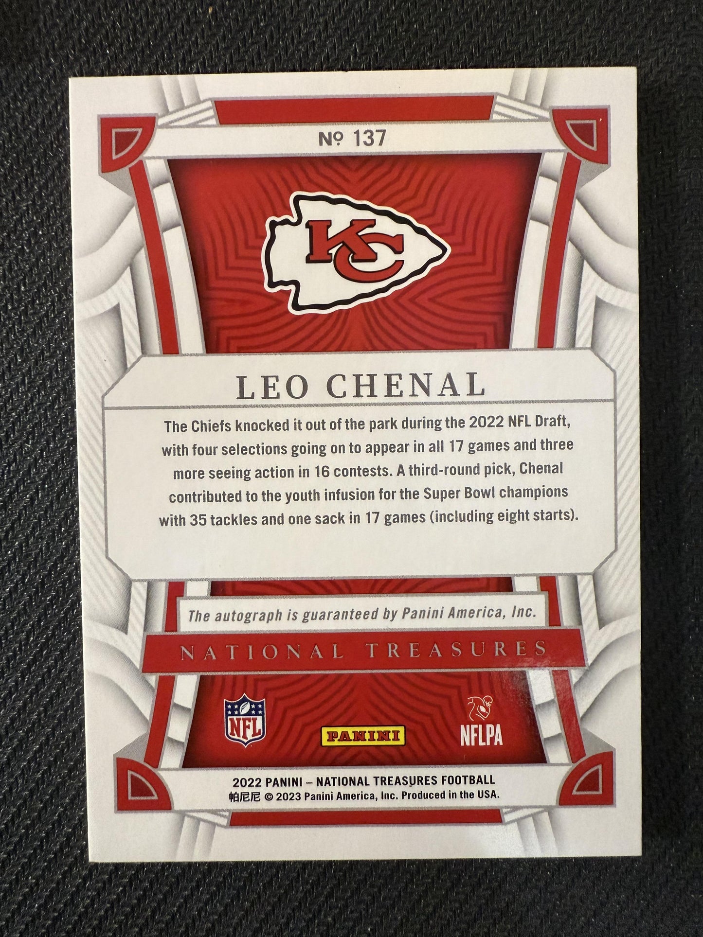 #137 Leo Chenal 2022 Panini National Treasures Auto /54 Chiefs Jersey Number Red