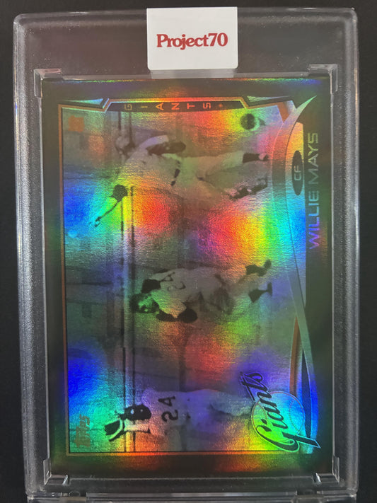 #30 Willie Mays 2021-22 Topps Project70 SN #/70 New York Giants Rainbow Foil