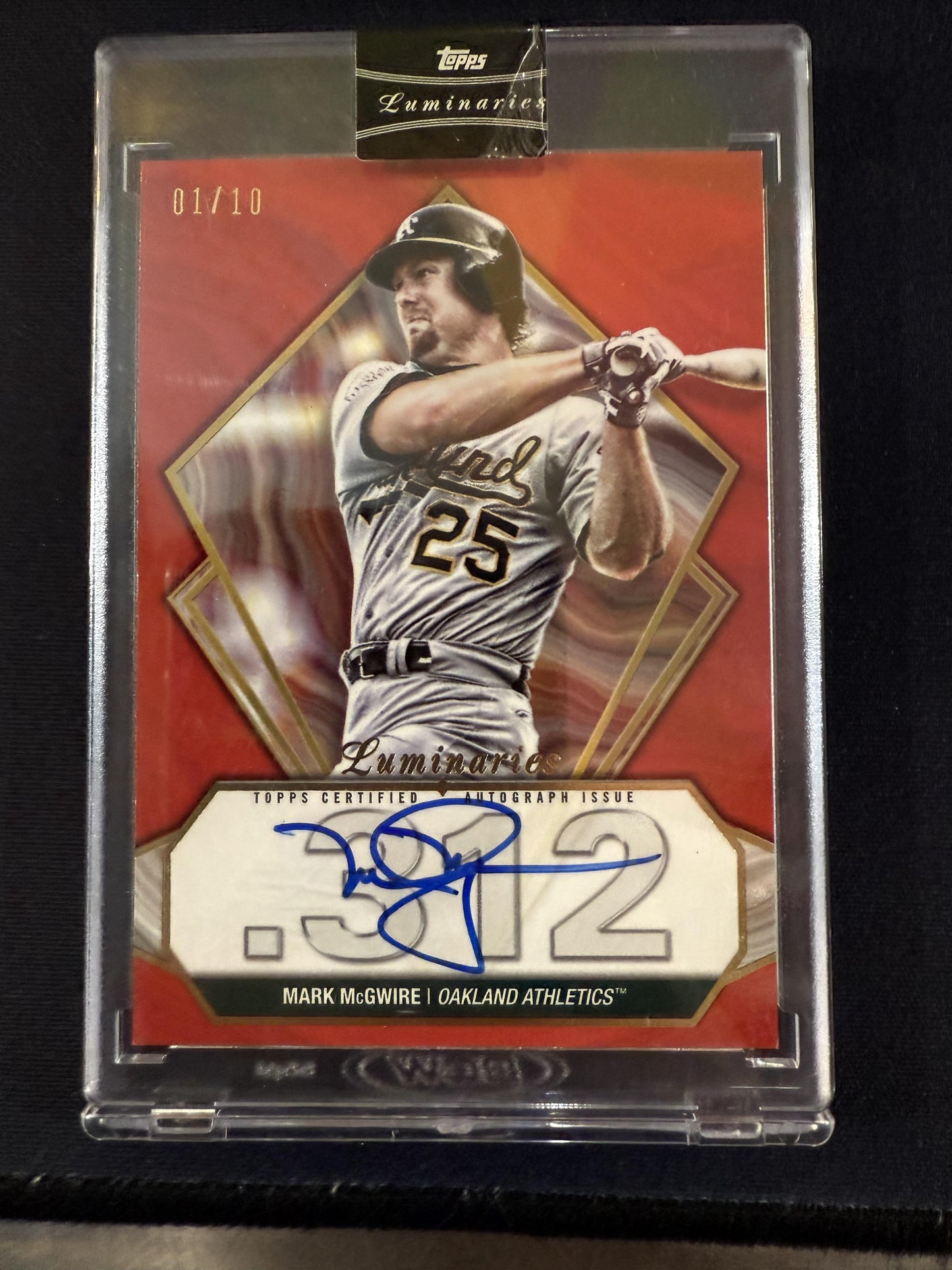 #HK-MM Mark McGwire 2022 Topps Luminaries Hit Kings Red Auto #/10 Athletics