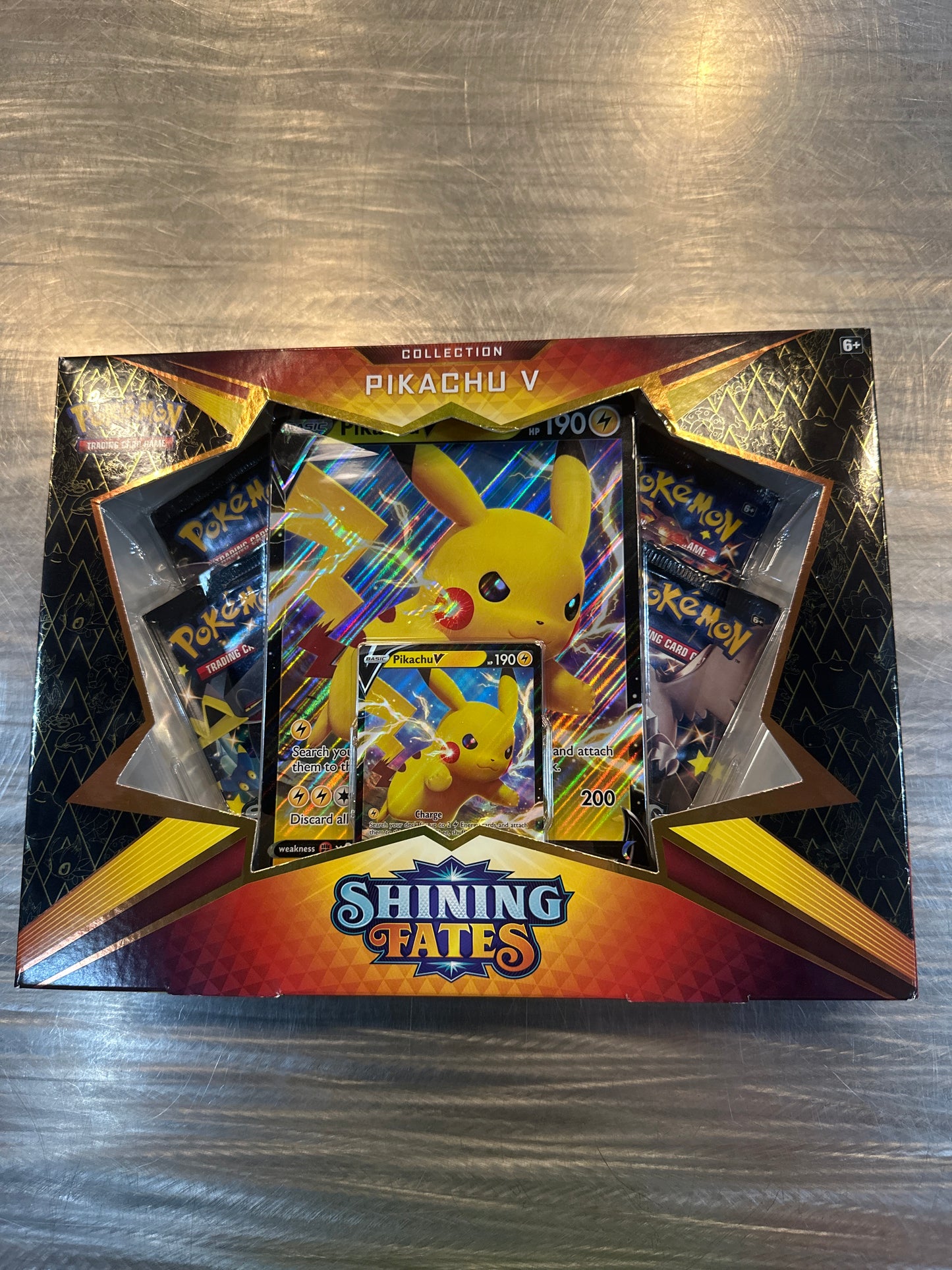 Pikachu v collection shining fates