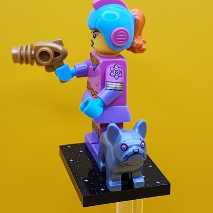 Retro Space Heroine Series 26 CMF Minifigure Lego (Complete Set, with stand and accessories) col26-4