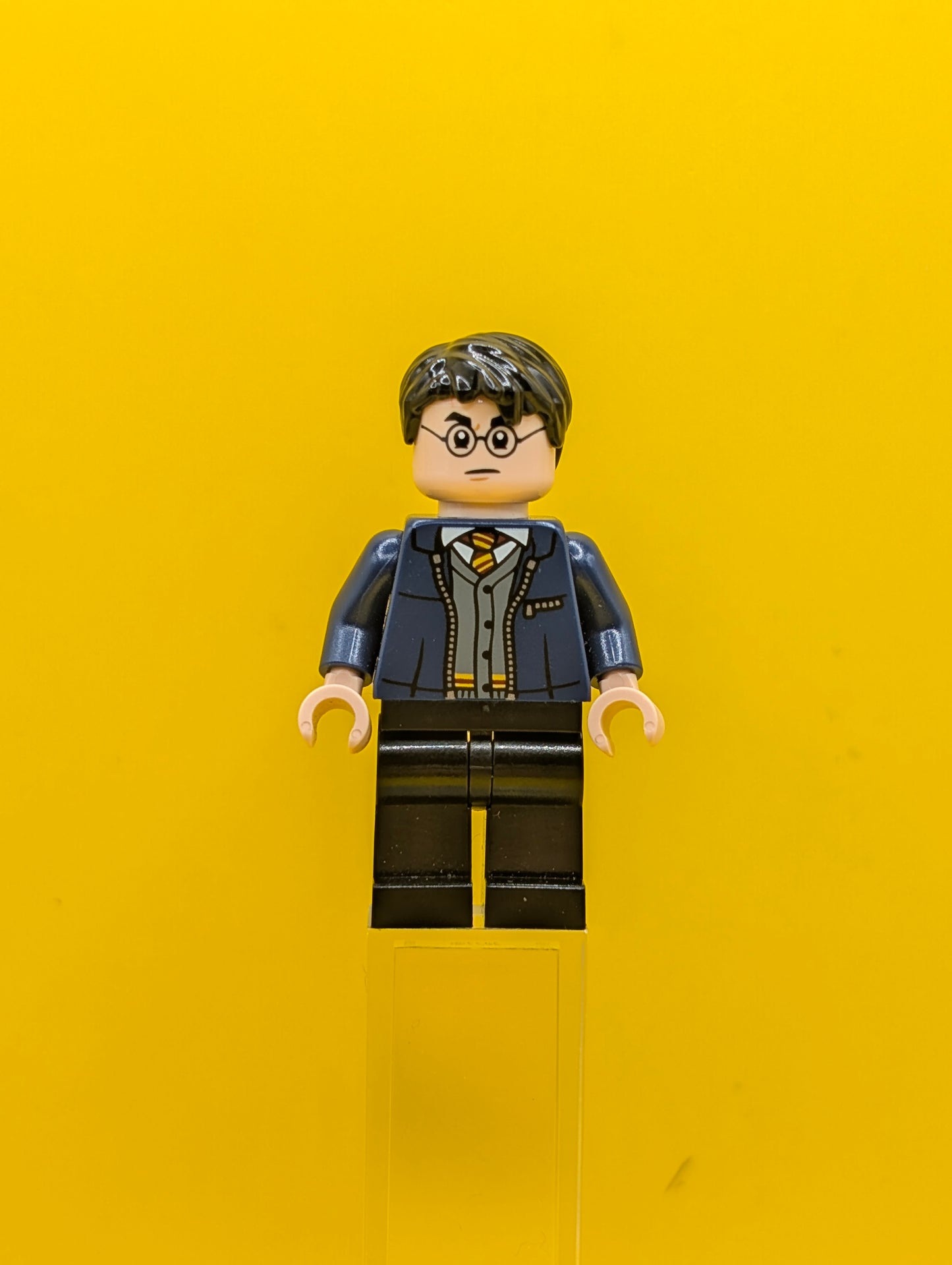Harry Potter hp346 Dark Blue Open Jacket over Gryffindor Cardigan Sweater, Black Legs Harry Potter Lego Minifigure