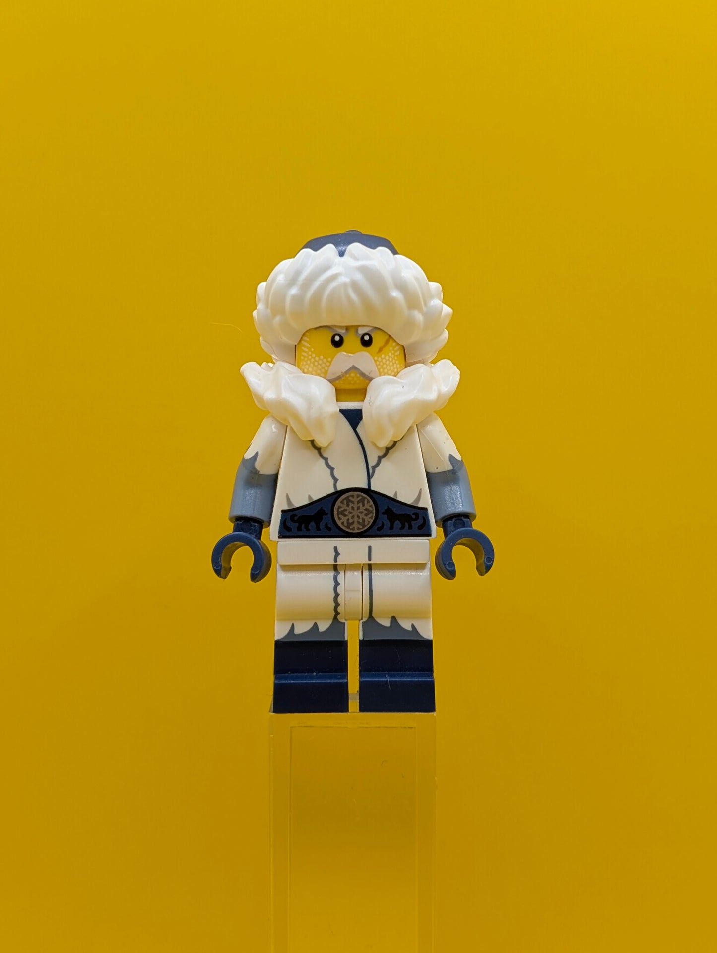 Snow Guardian col389 Series 22 (Minifigure Only without Stand and Accessories) Cmf Lego Minifigure