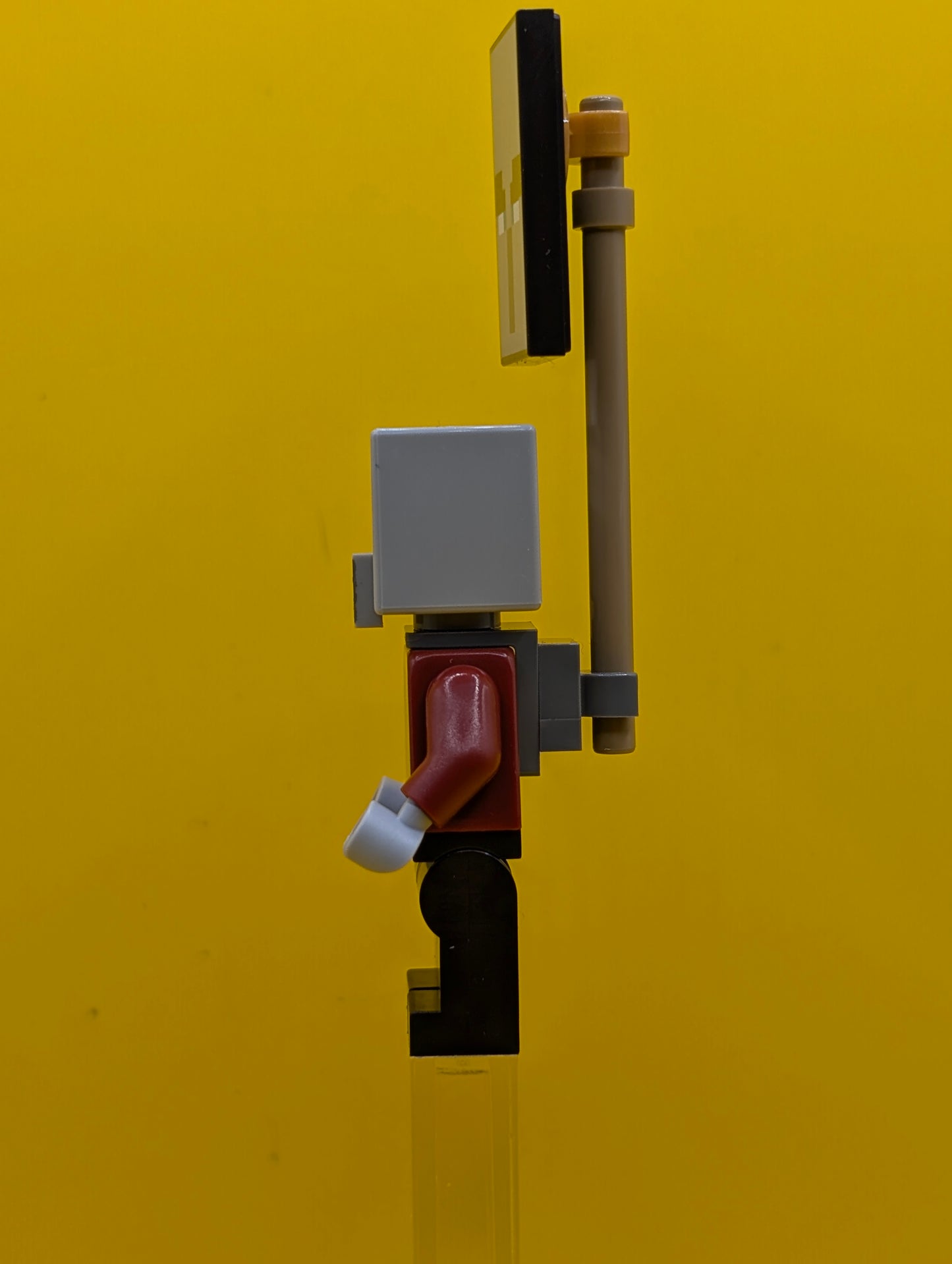 Illager (Pillager) min196 Narrow Eyes, Dark Bluish Gray Neck Bracket and Tile with Clip, Ominous Banner Minecraft Lego Minifigure
