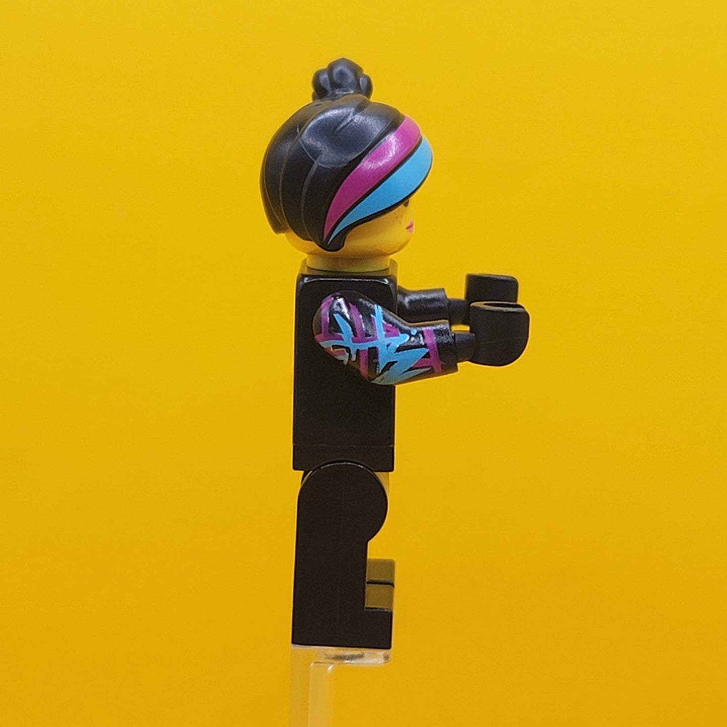 Lucy Wyldstyle tlm115 Magenta Lined Hoodie The Lego Movie Minifigure