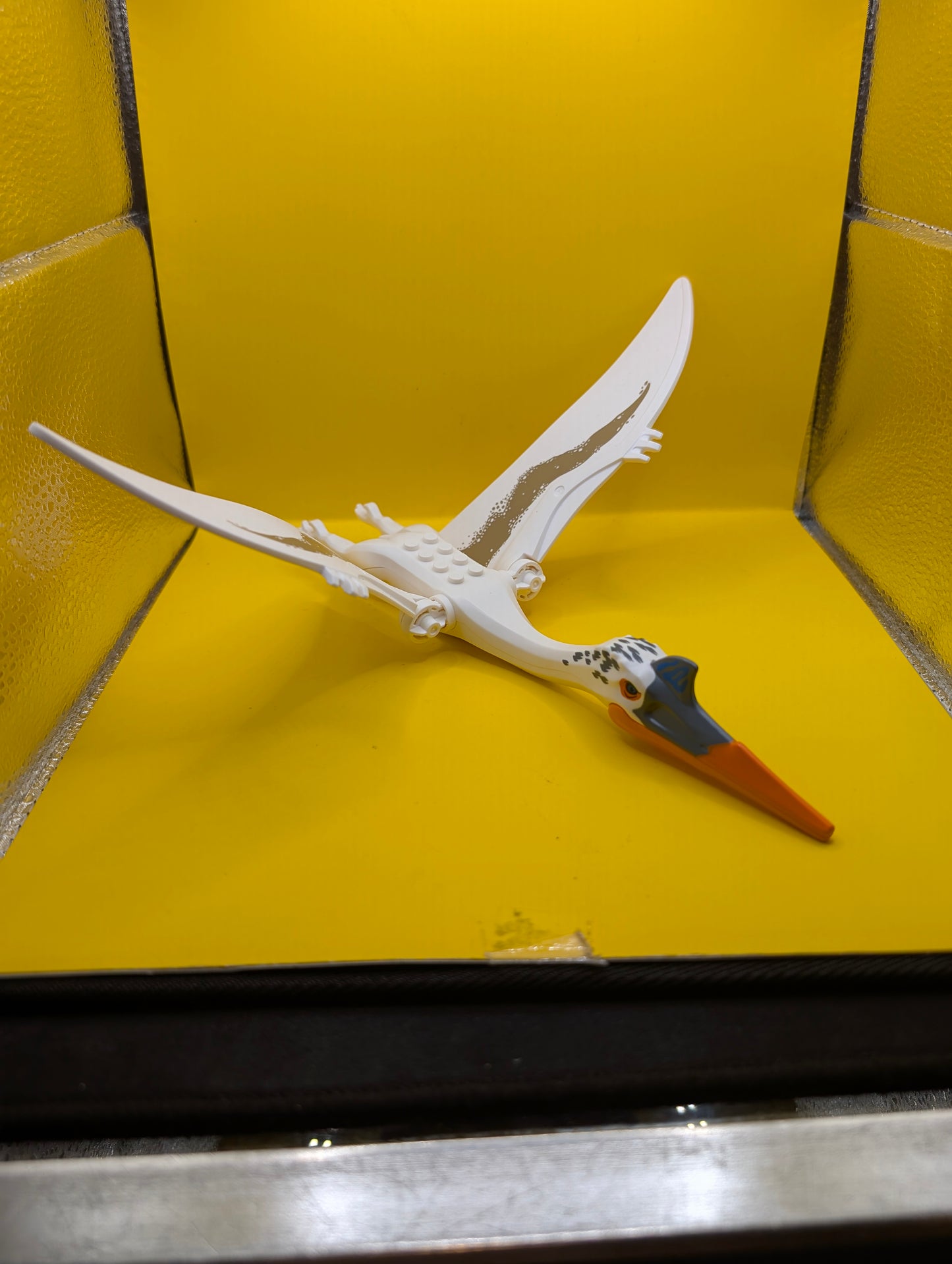 Dinosaur Quetzalcoatlus quetzal01 with Blue Eyes and Orange Jaw Jurassic World Lego Minifigure