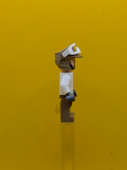 Hoth Rebel Trooper sw1008 White Uniform, Dark Tan Legs (Brown Angular Beard) Star Wars Lego Minifigure