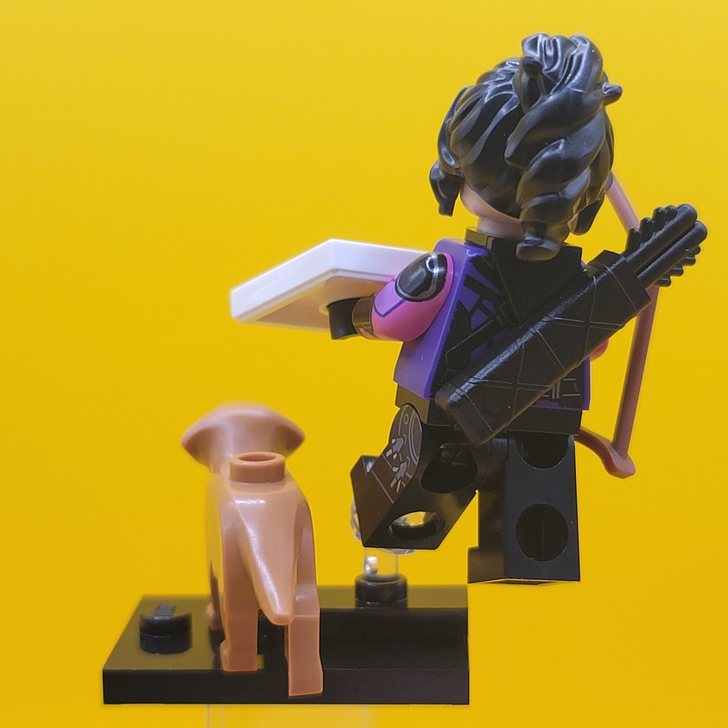 Kate Bishop Marvel Studios Series 2 CMF Minifigure Lego (Complete Set, with stand and accessories colmar2-7