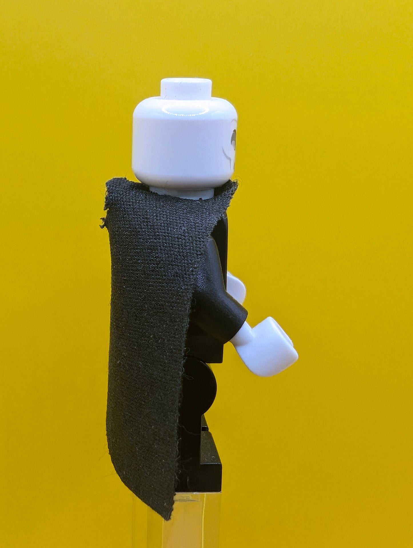 Lord Voldemort dim037 White Head Black Cape Green Robe Lines Minifigure Lego