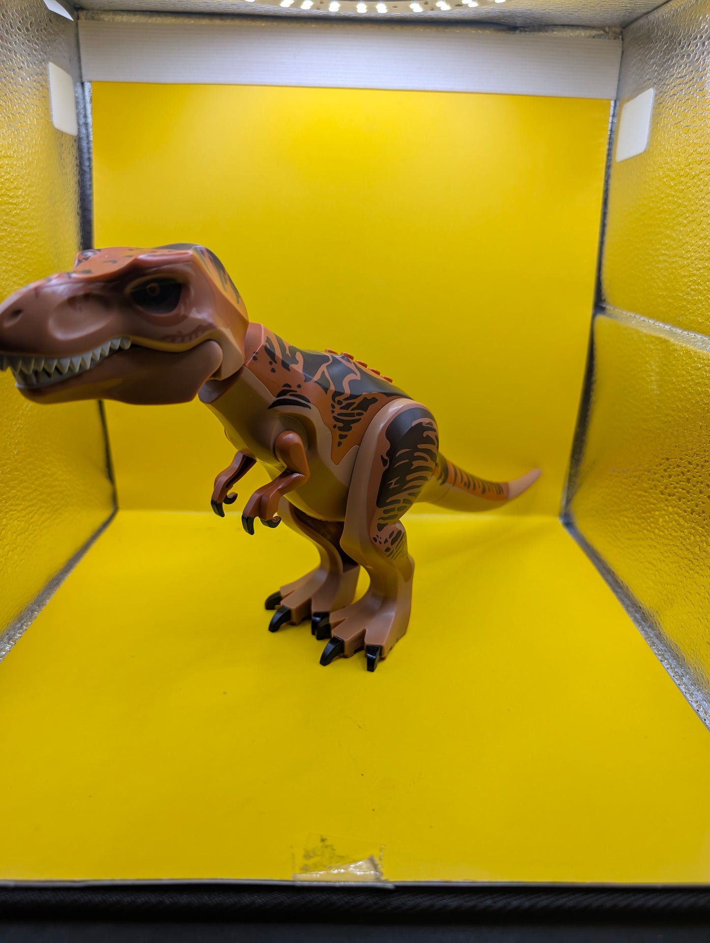 Dinosaur Tyrannosaurus rex trex04 with Dark Orange Back and Dark Brown Markings Jurassic World Lego Minifigure