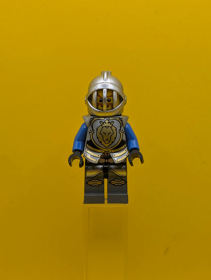 King's Knight Armor cas523 with Lion Head with Crown, Helmet with Fixed Grille Castle Lego Minifigure