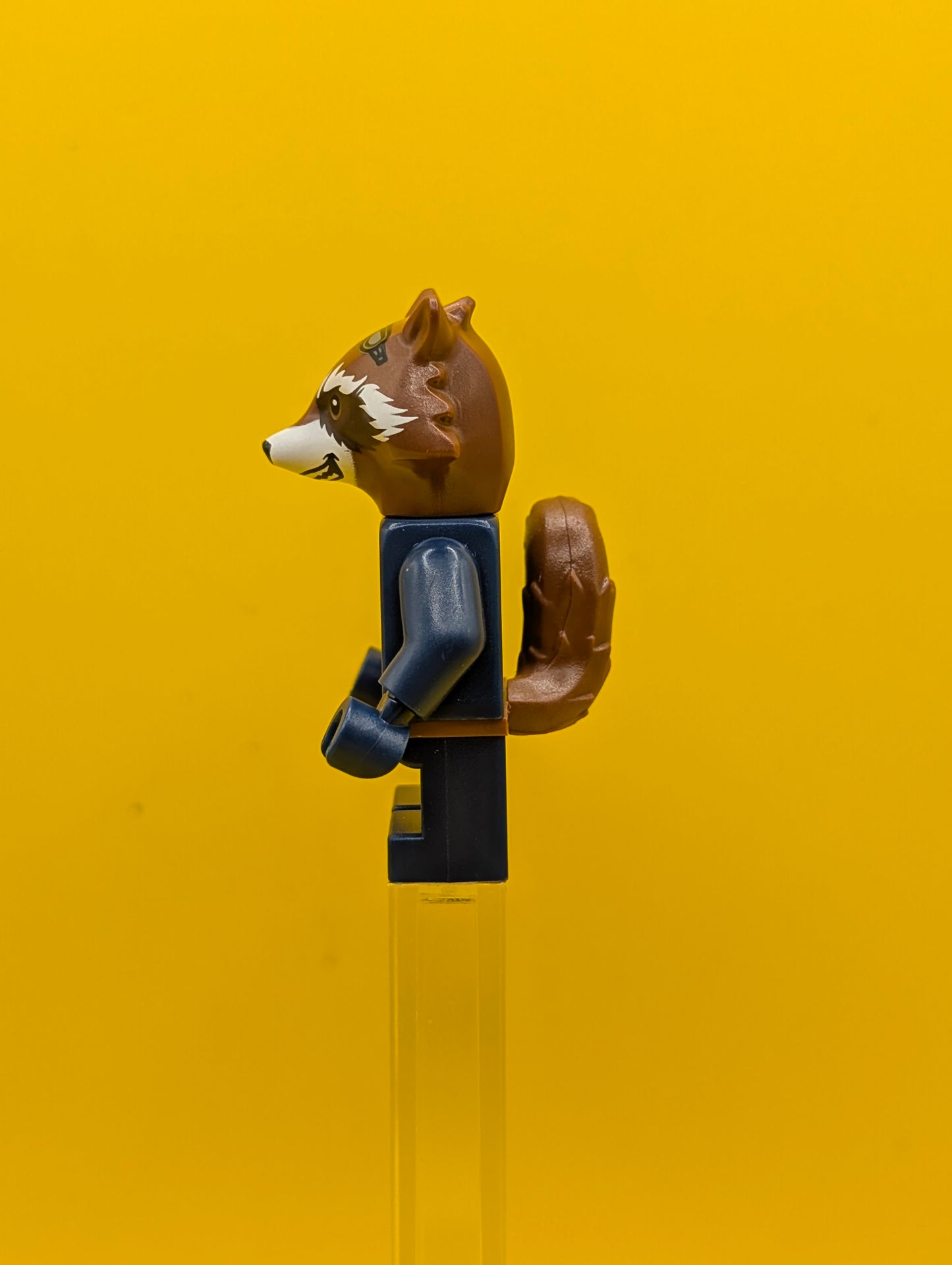 Rocket Raccoon sh1068 Dark Blue Outfit, Dark Red Scarf, Reddish Brown Head Marvel Lego Minifigure