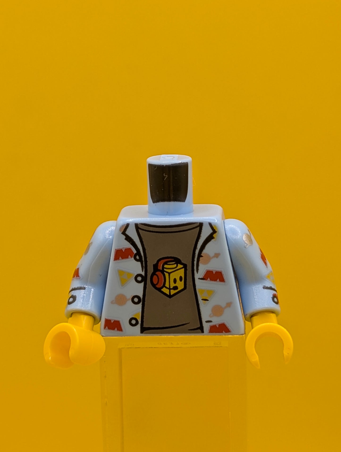 973pb3648c01 Torso Shirt with Space Theme Logos and Dark Bluish Gray T-Shirt Pattern / Bright Light Blue Arms with Space Themes Logos Pattern / Yellow Hands Lego
