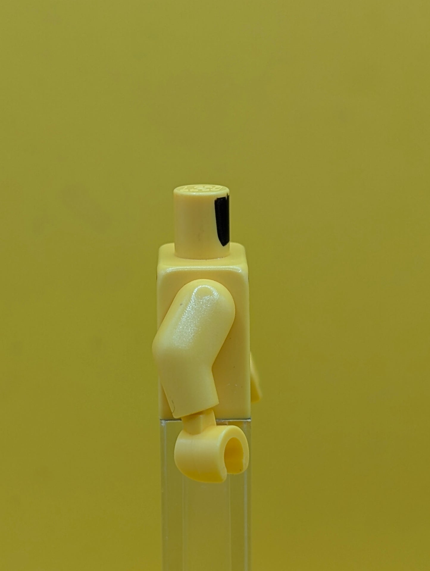973pb1916c01 Torso Ninjago Bare Chest Muscles, Purple Snake Tattoos, Snake Buckle, Shoulder Strap Pattern / Yellow Arms / Yellow Hands Lego