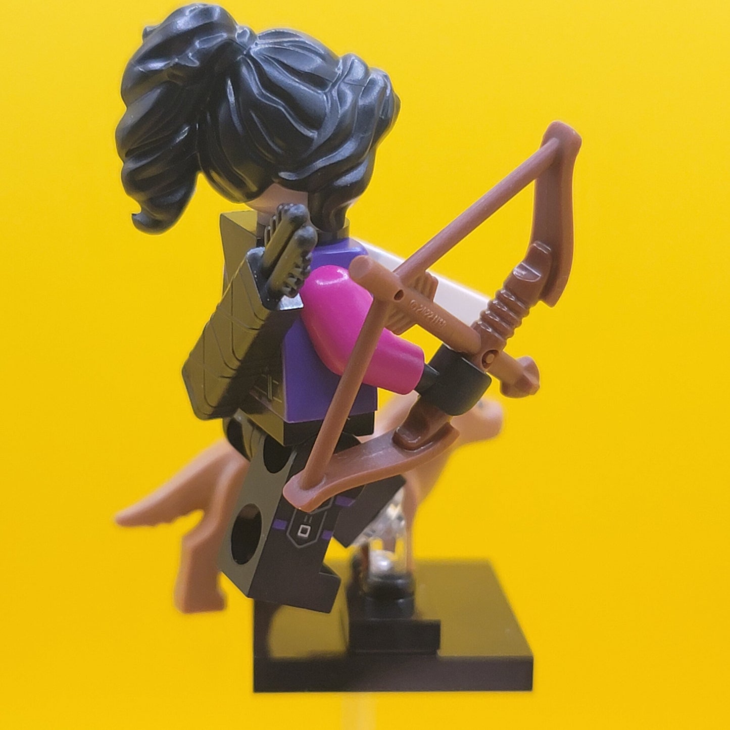 Kate Bishop Marvel Studios Series 2 CMF Minifigure Lego (Complete Set, with stand and accessories colmar2-7