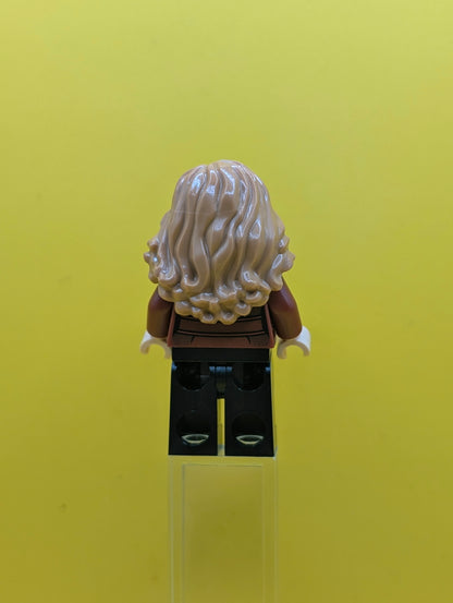 The Scarlet Witch (Wanda Maximoff) sh1018 Plain Legs, Medium Nougat Hair Marvel Lego Minifigure